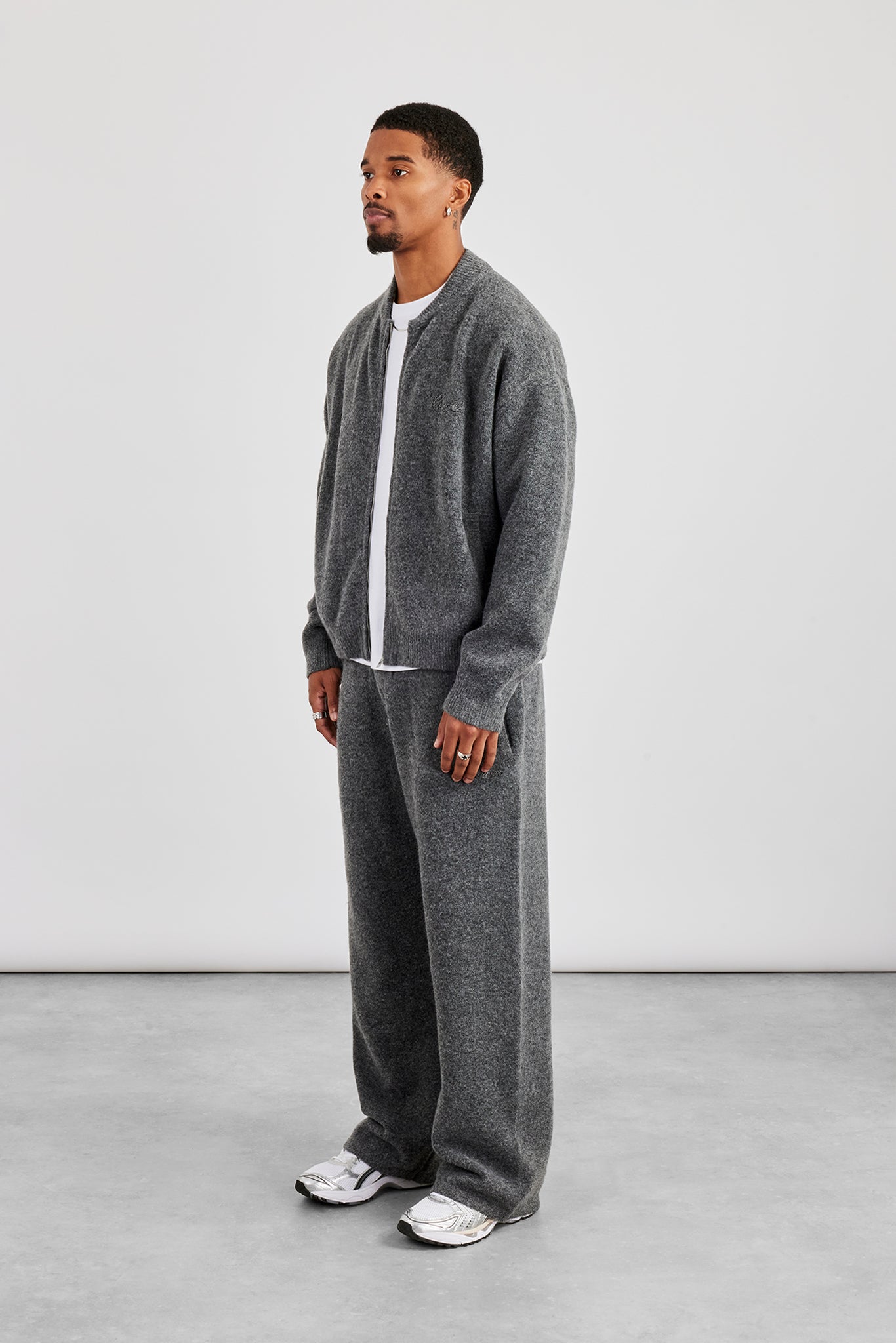 Strickbomberjacke &amp; Jogginghose – Grau