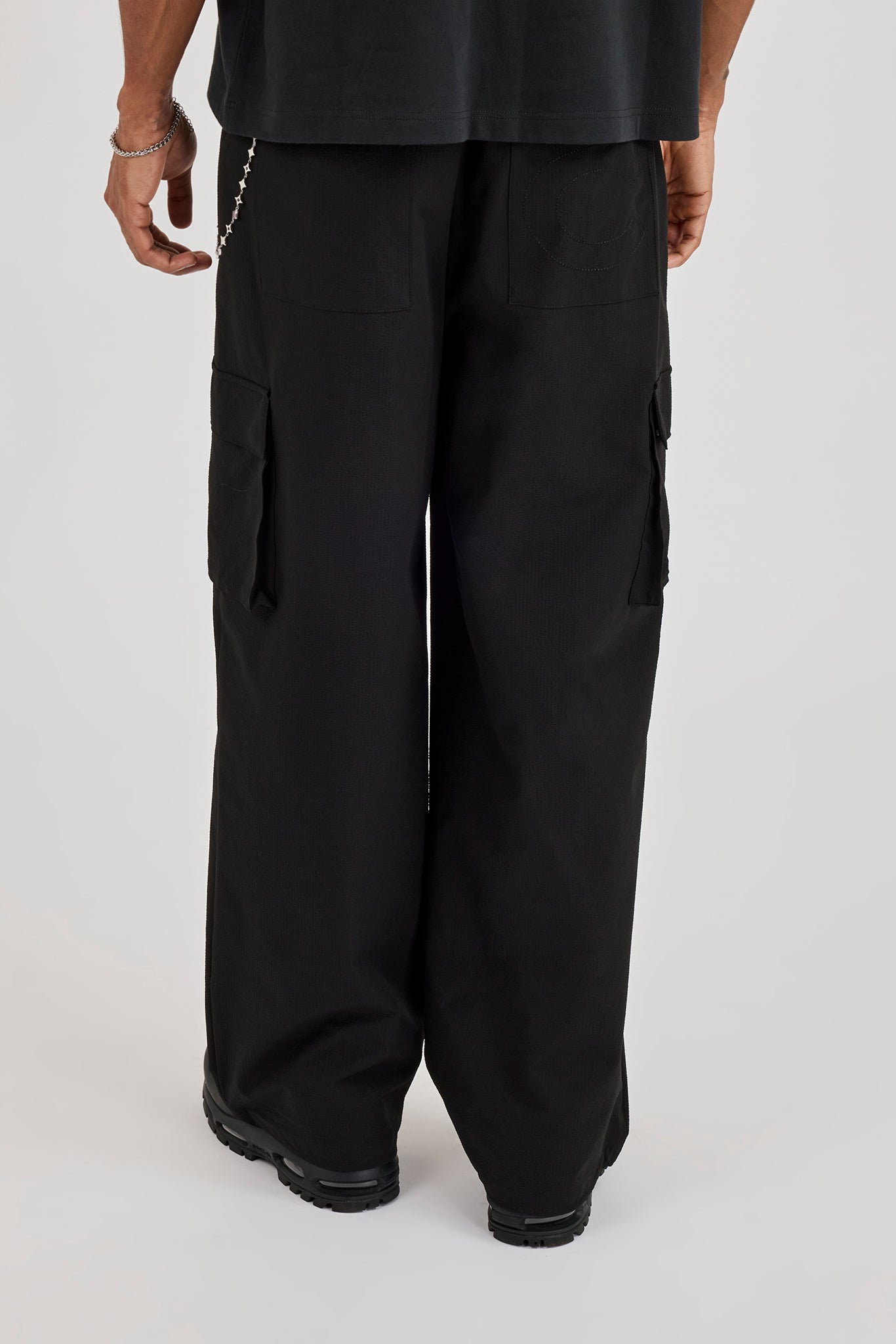 Textured Nylon Cargo Trouser & Star Outline Jean Chain - Black