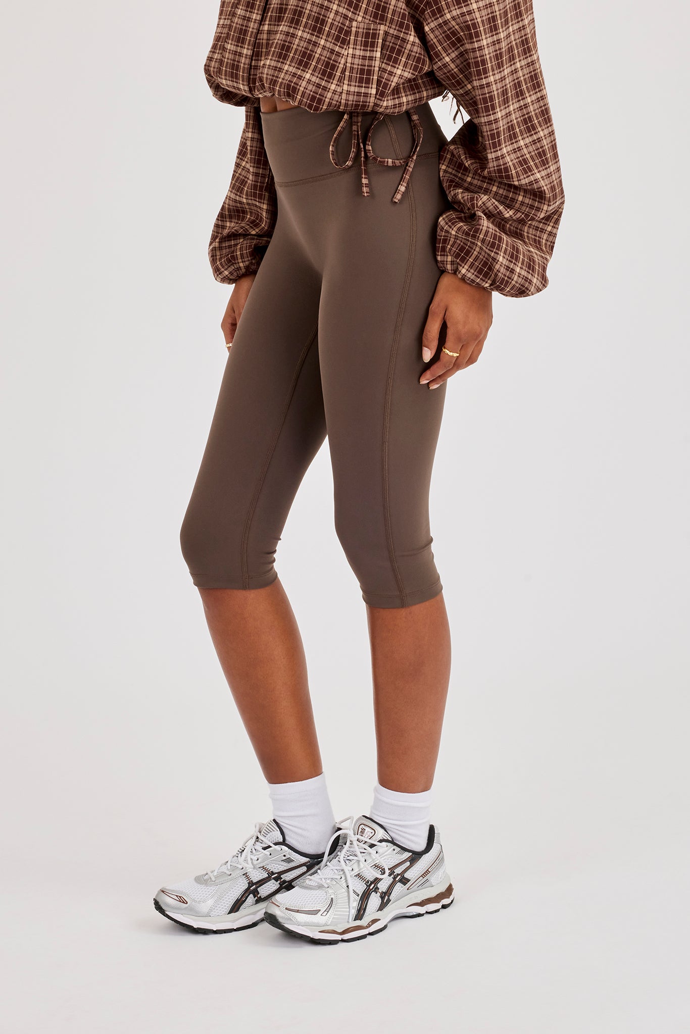 Sculpting Capri Pant - Chocolate
