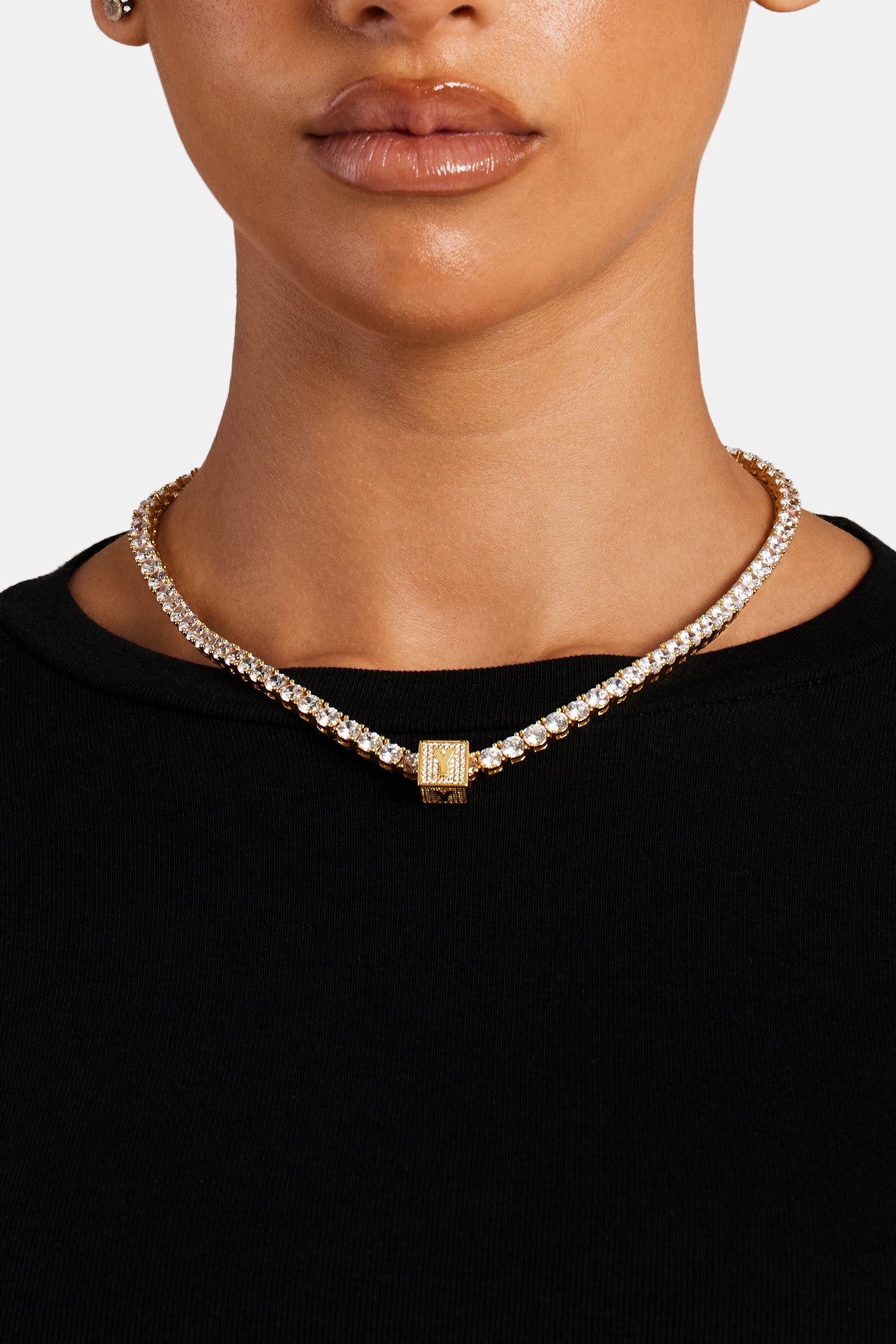 Vergoldeter Anhänger mit vereistem Y-Buchstaben