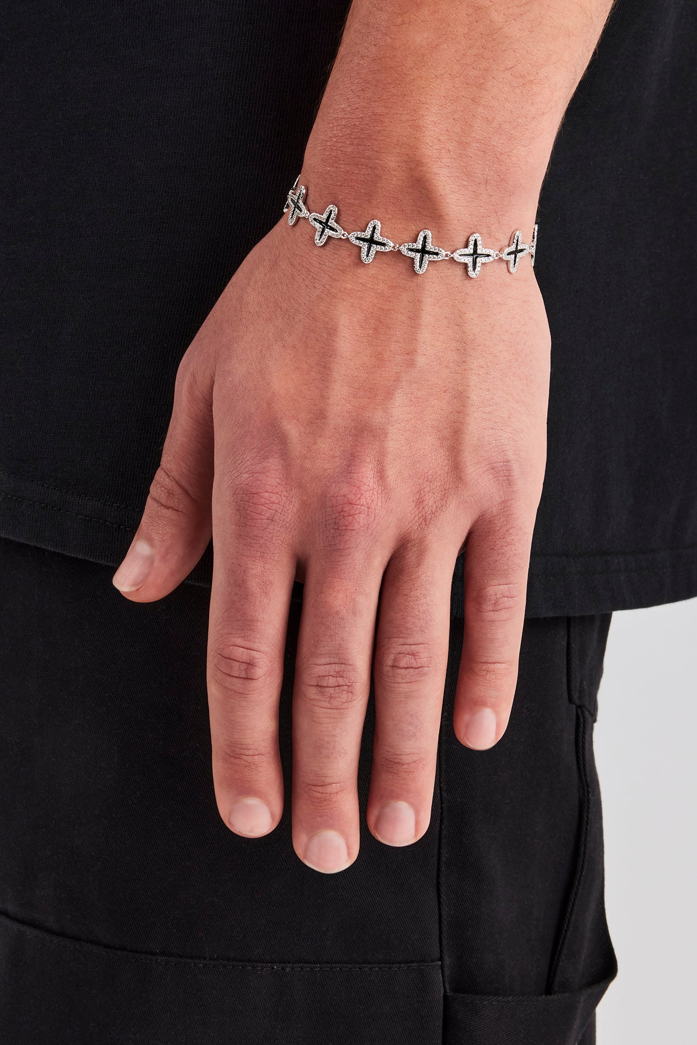 Schwarzes Emaille-Motivarmband – 10 mm