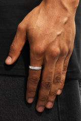 Eisrand-Ring mit polierter Oberfläche und Edelstein – 5 mm