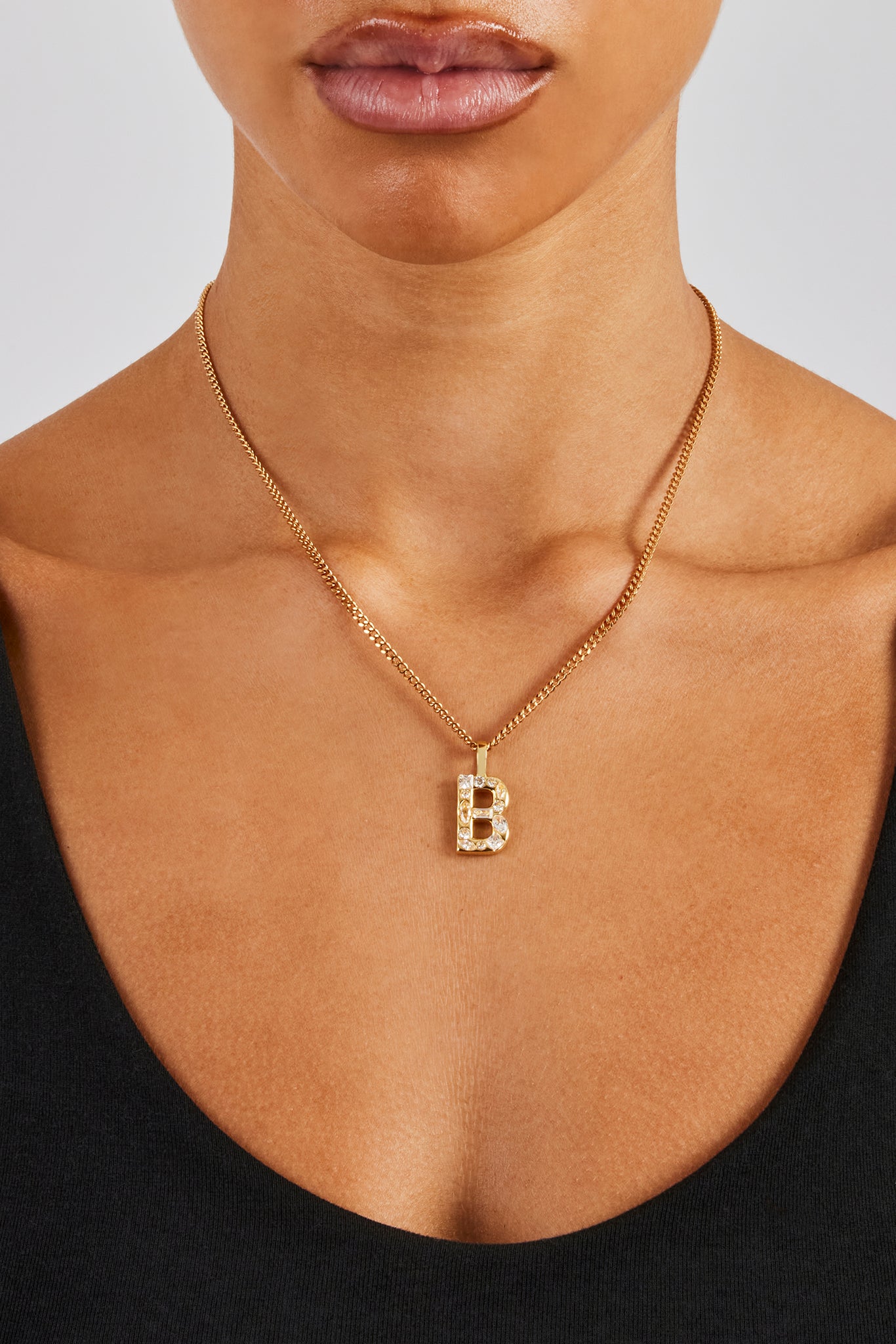 Buchstabenanhänger aus Eissteinen mit gemischten Steinen – 25 mm