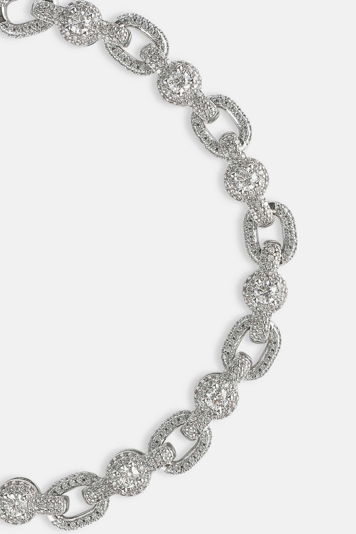 Armband mit eisbesetzten Verbindungsgliedern in der Mitte – 6 mm