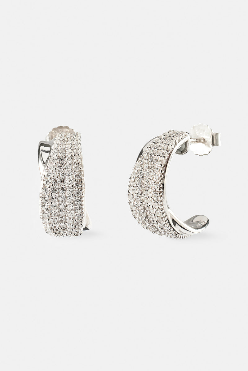 Iced &amp; Polished Cross Over Creolen – 20 mm – Weiß