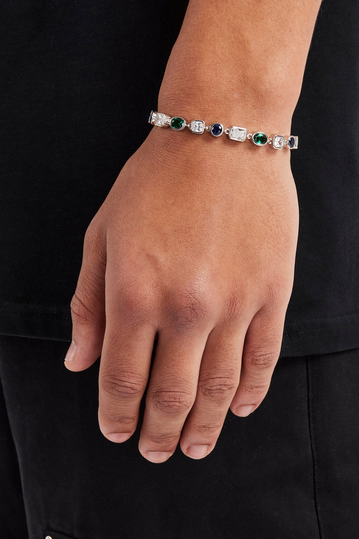 Mehrfarbiges Armband mit gemischten Steinen – 6 mm