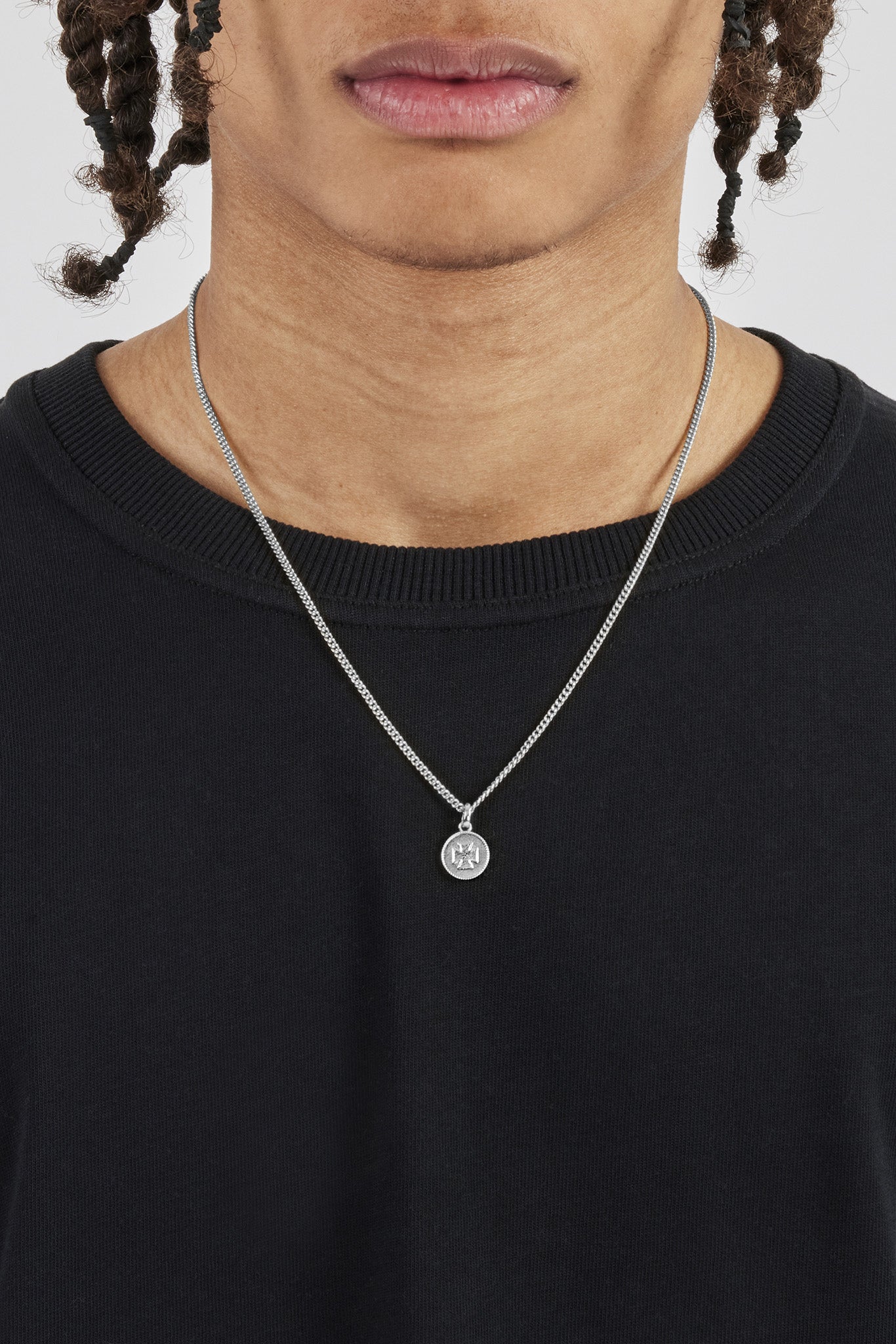 Halskette mit mikropoliertem Motiv – 12 mm