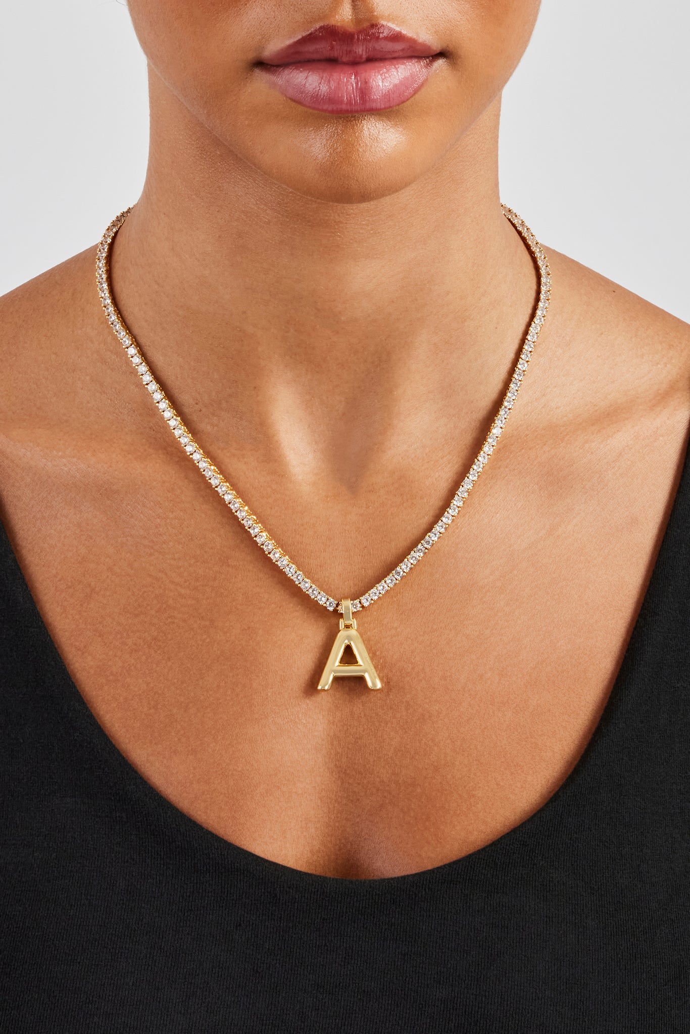 Mini-Anhänger mit poliertem Ballonbuchstaben und 3 mm Tenniskette – Gold