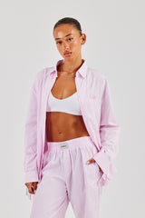 Gestreiftes Hemd und Hose mit Knopfdetail - Rosa