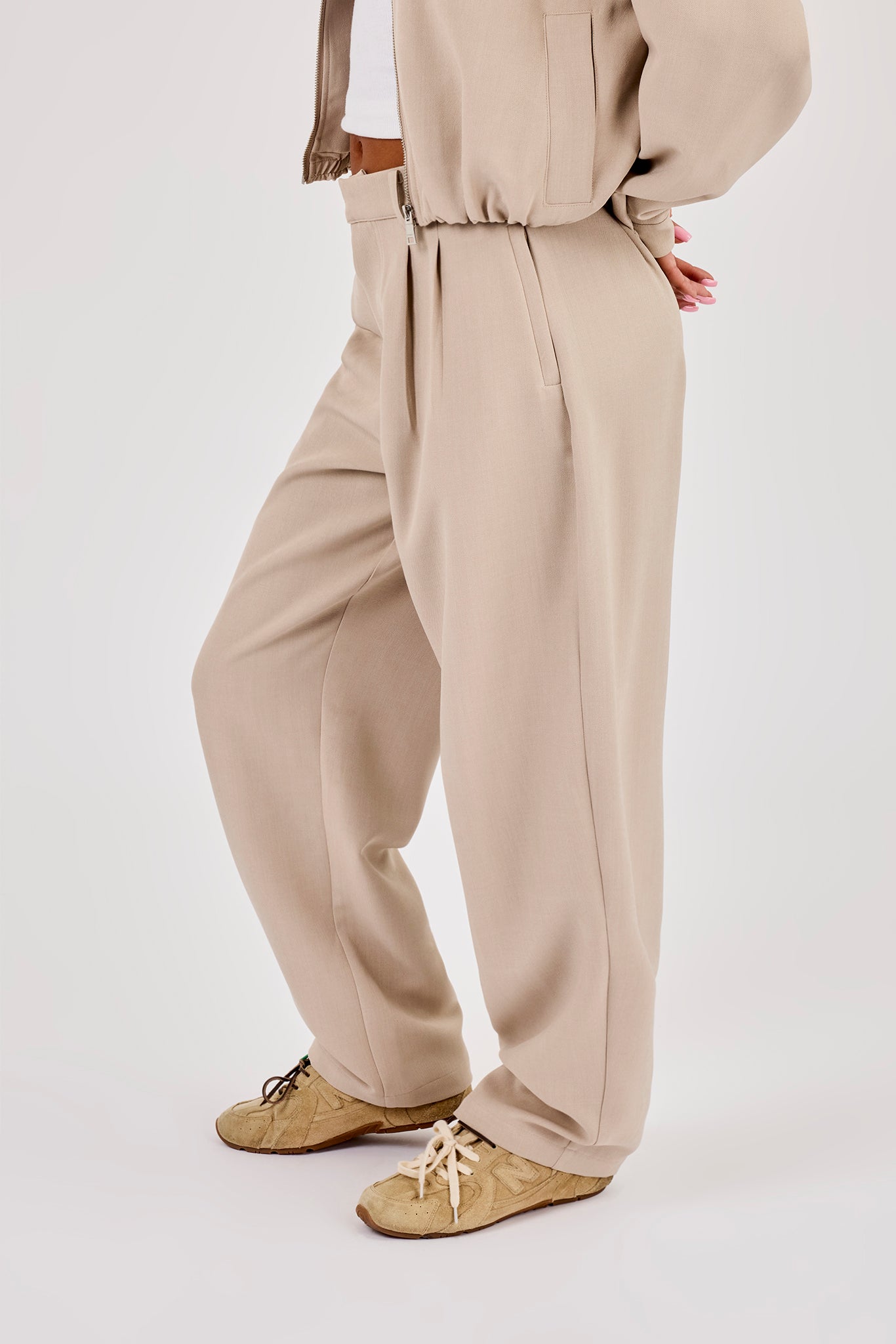 Woven Barrell Leg Trouser - Beige