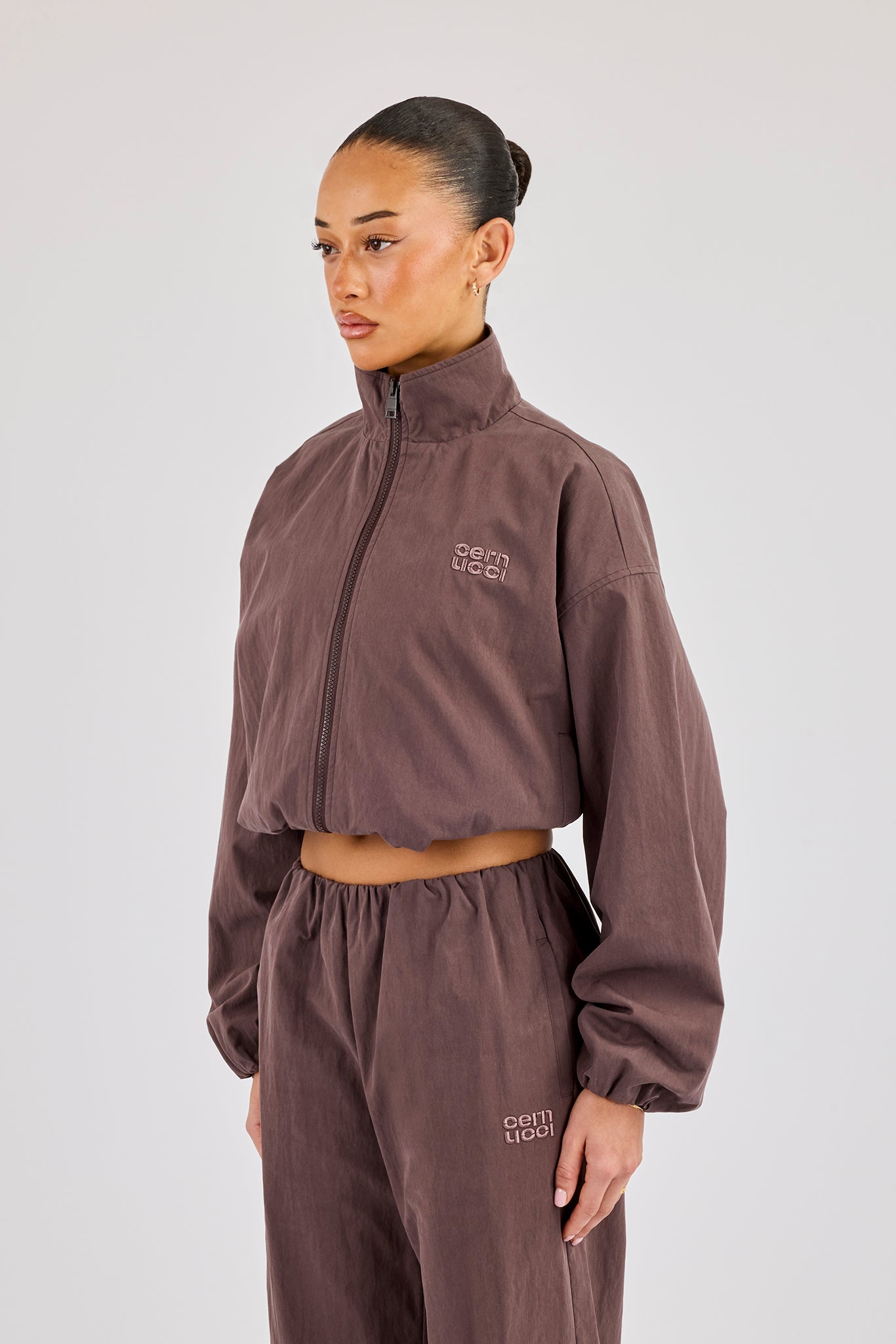 Oversized Nylon-Trainingsjacke – Dunkelbraun