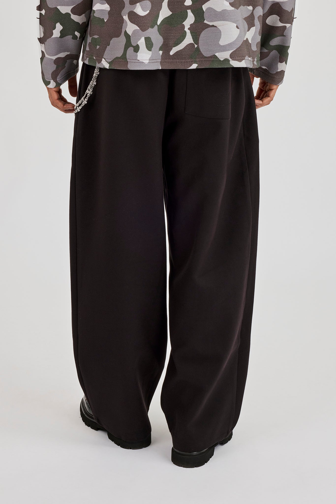 Wide Leg Tailored Trouser & 10mm Polished Double Layer Cross Motif Jean Chain - Black