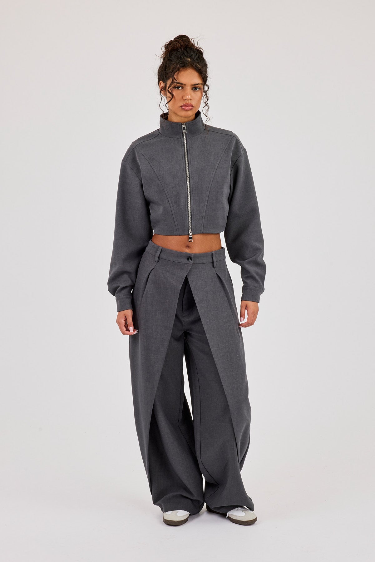 Woven Double Pleat Barrel Leg Trouser - Charcoal