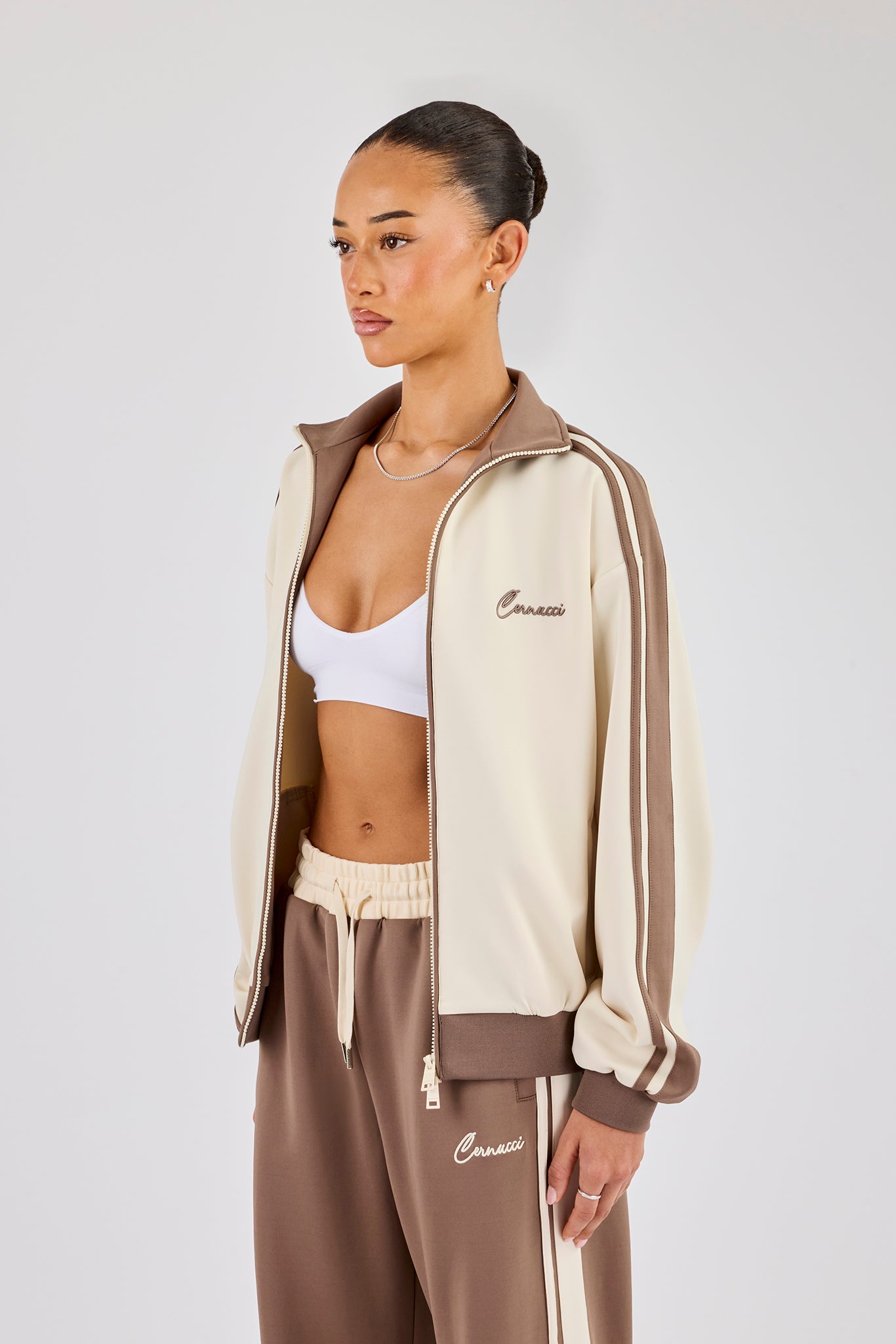 Contrast Detail Track Top – Cremeweiß