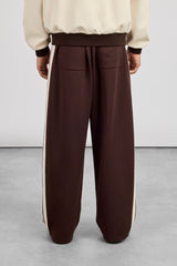 Herren-Trainingshose mit Kontrastdetails, Baggy-Style - Schokolade