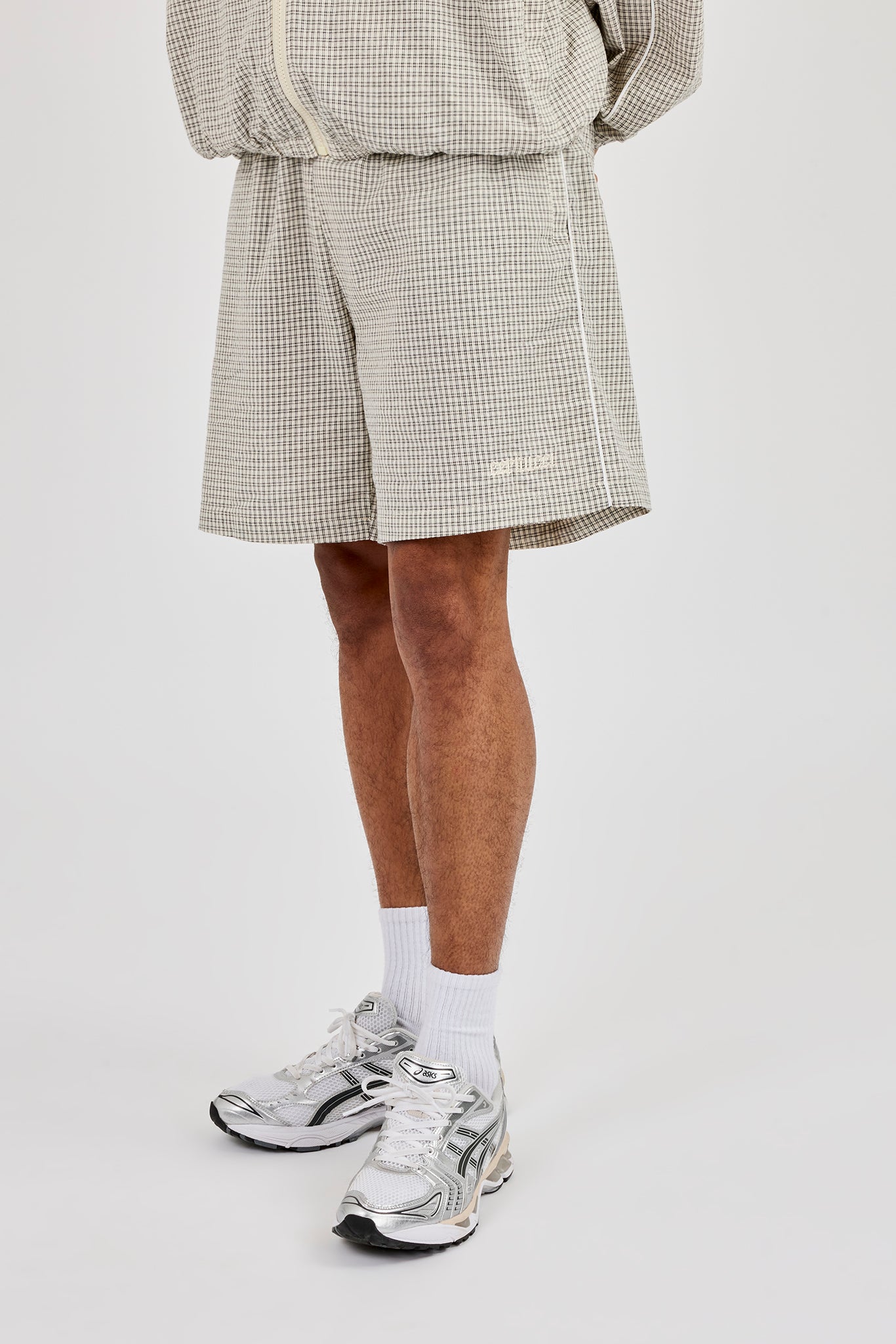 Check Relaxed Short With Piping - Off White