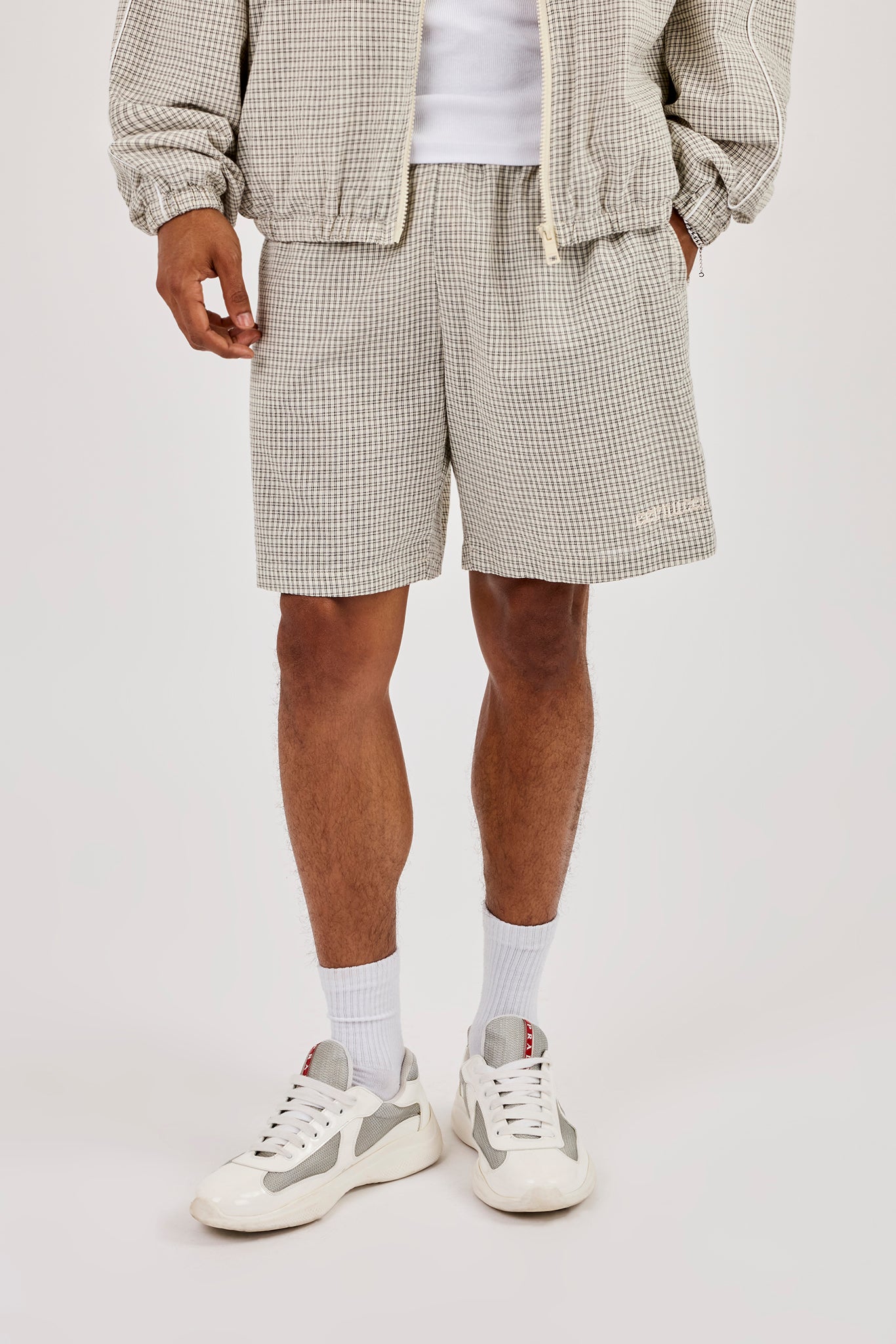 Check Relaxed Short With Piping - Off White