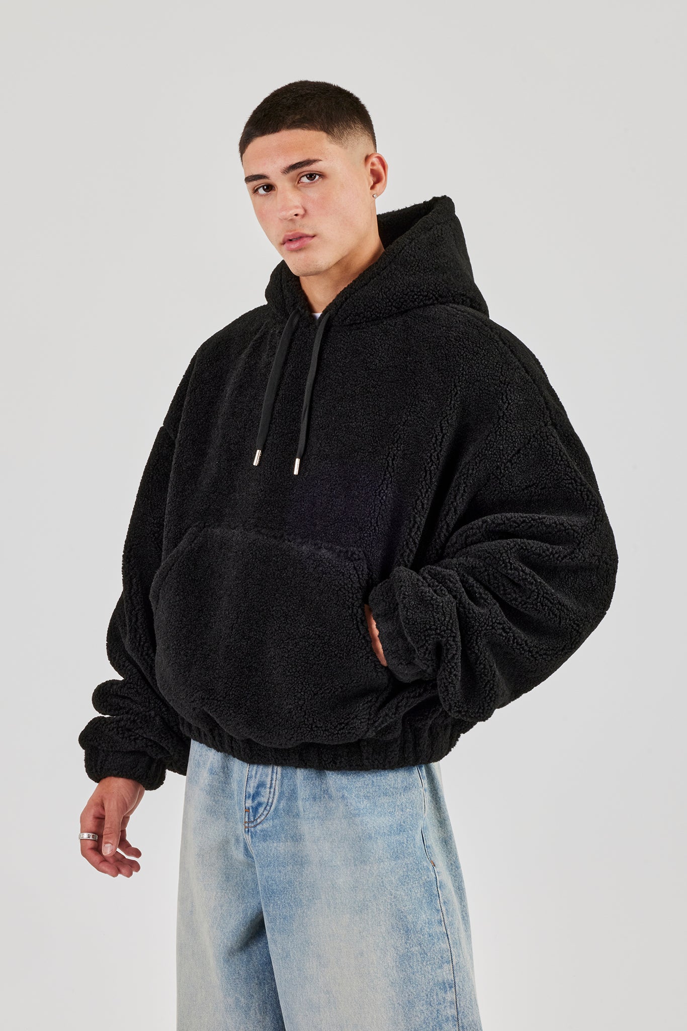 Boxy Borg Hoodie - Schwarz