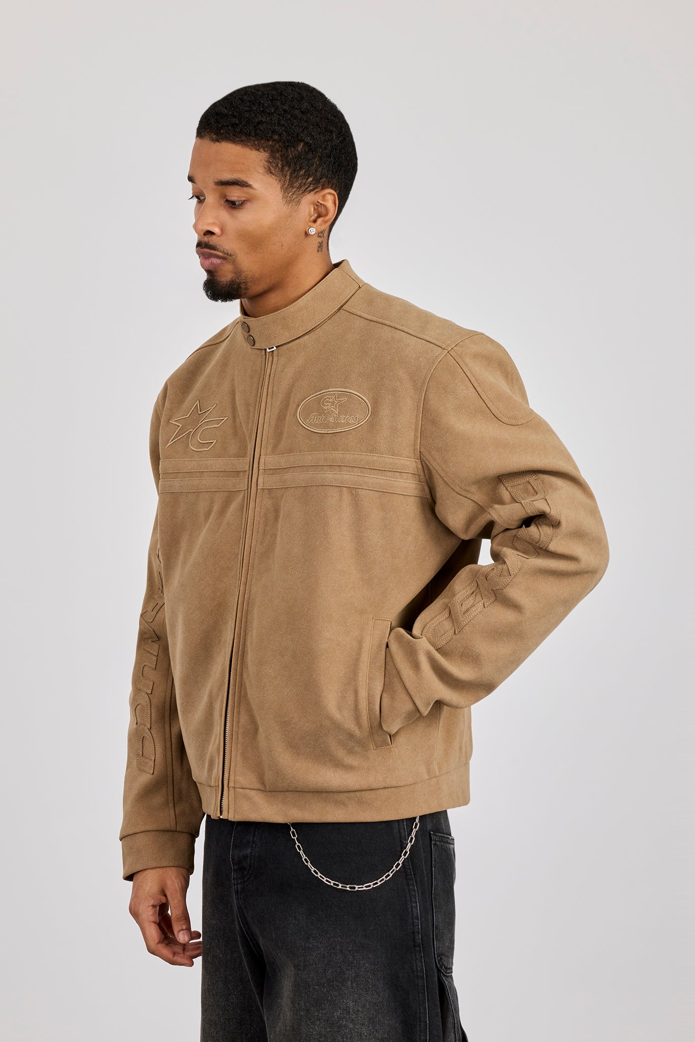 Motorradjacke aus Wildleder mit Applikation für Herren – Taupe