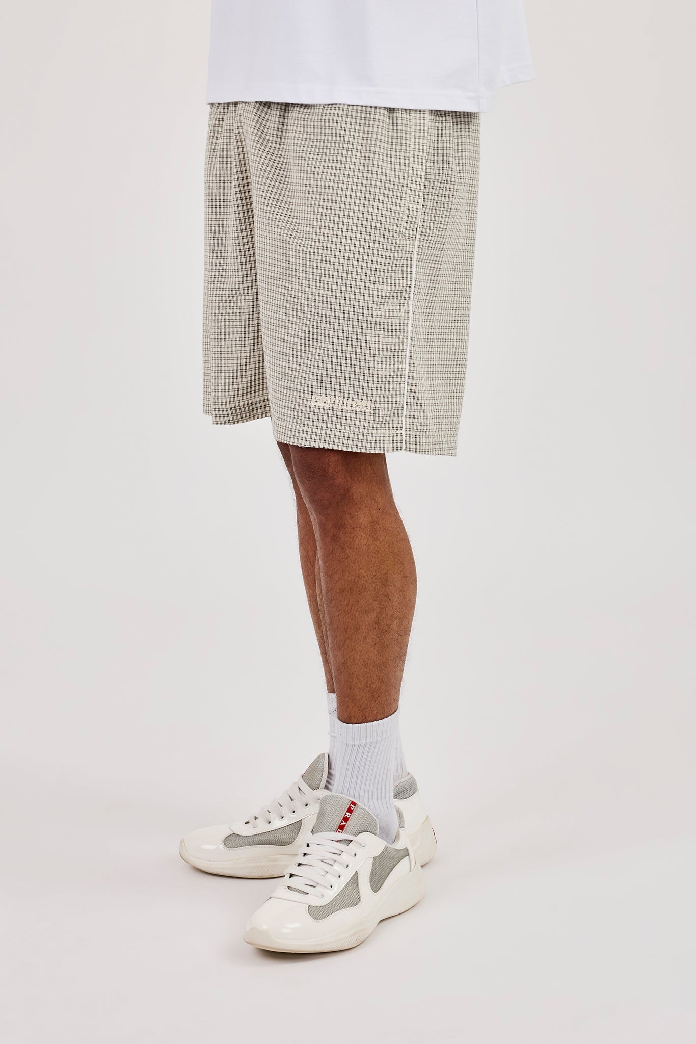 Check Relaxed Short With Piping - Off White
