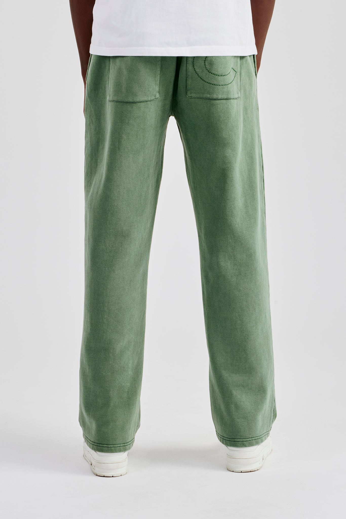 Gewaschene Jogginghose mit geradem Bein – Verwaschenes Grün