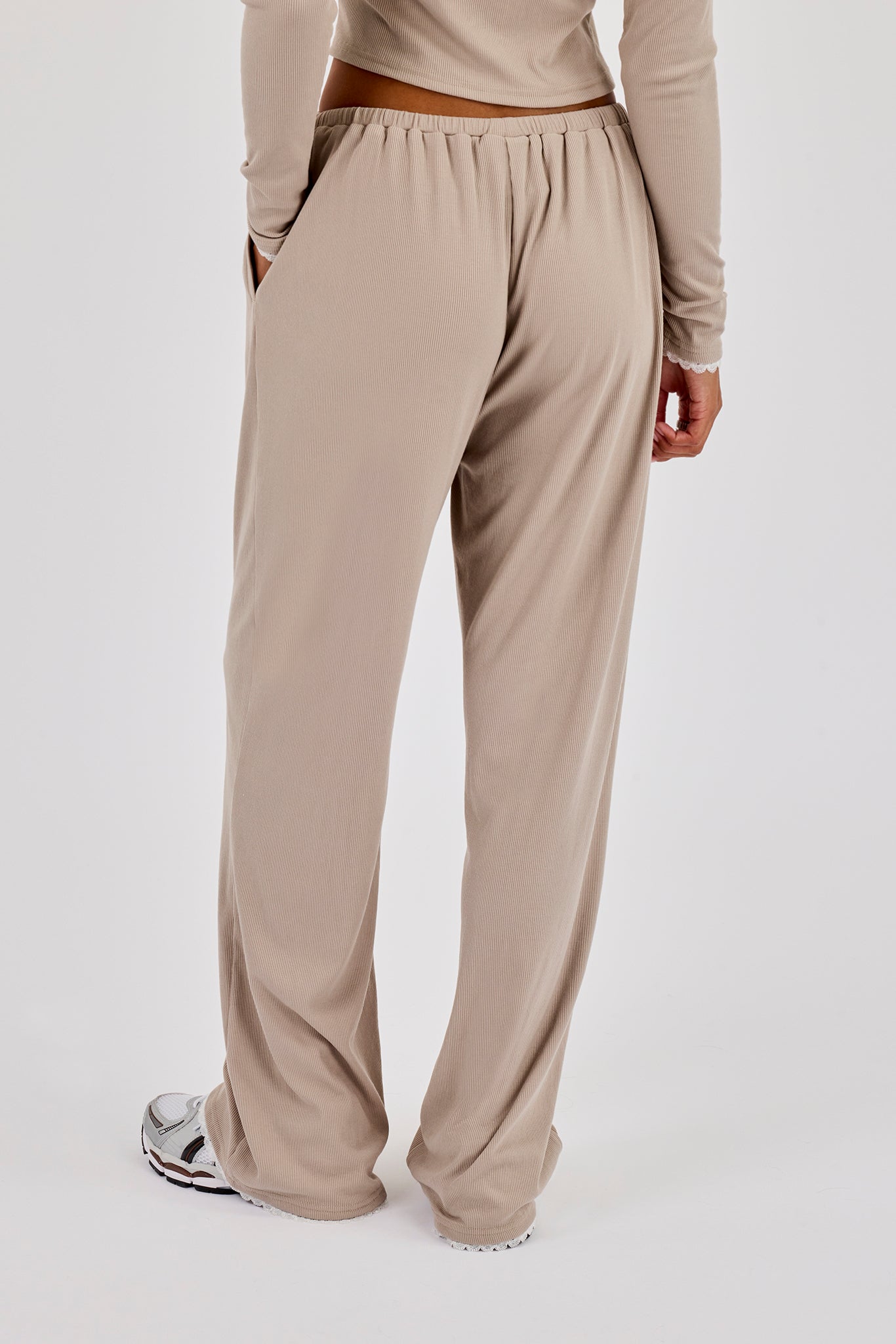 Gerippte Hose mit weichem Griff – Taupe