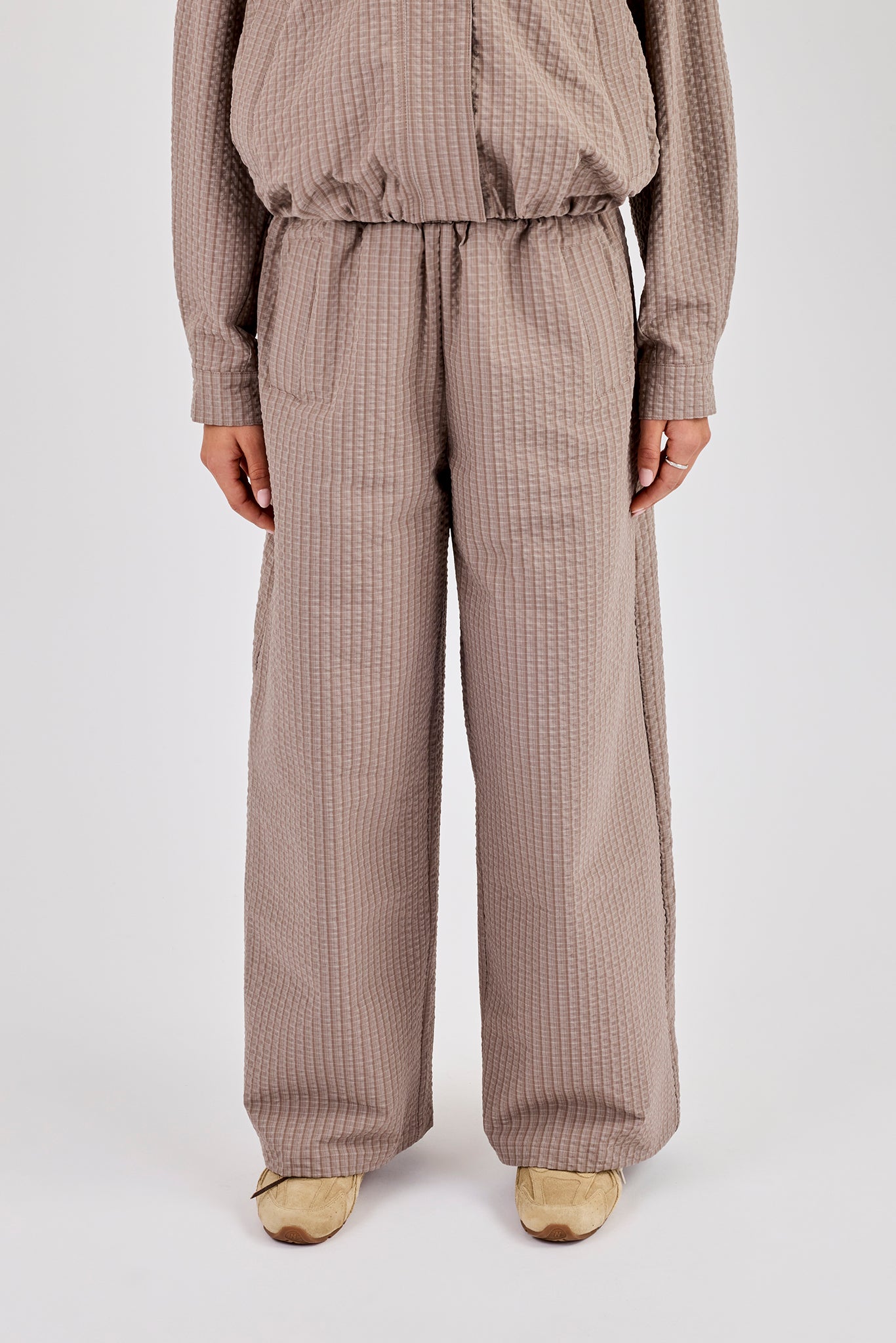 Check Nylon Jogger - Beige