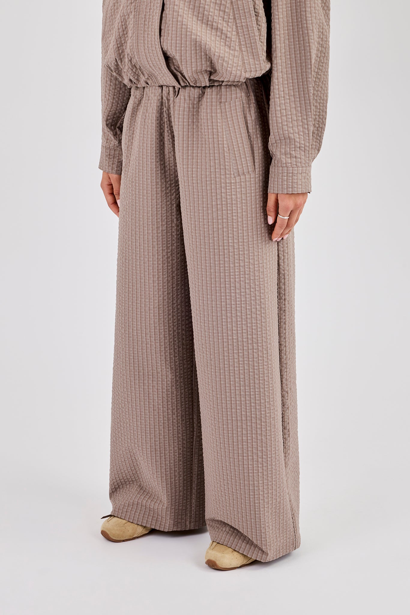 Check Nylon Jogger - Beige