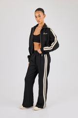 Kurz geschnittener Trainingsanzug mit Stehkragen – Schwarz