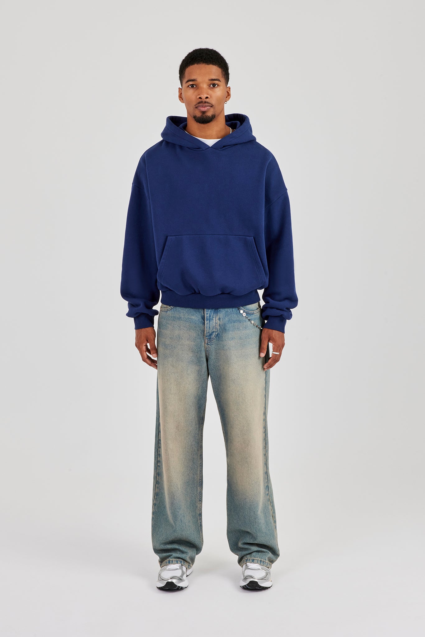 Boxy Hoodie mit gewaschenem Logo-Applikationsmuster – Marineblau