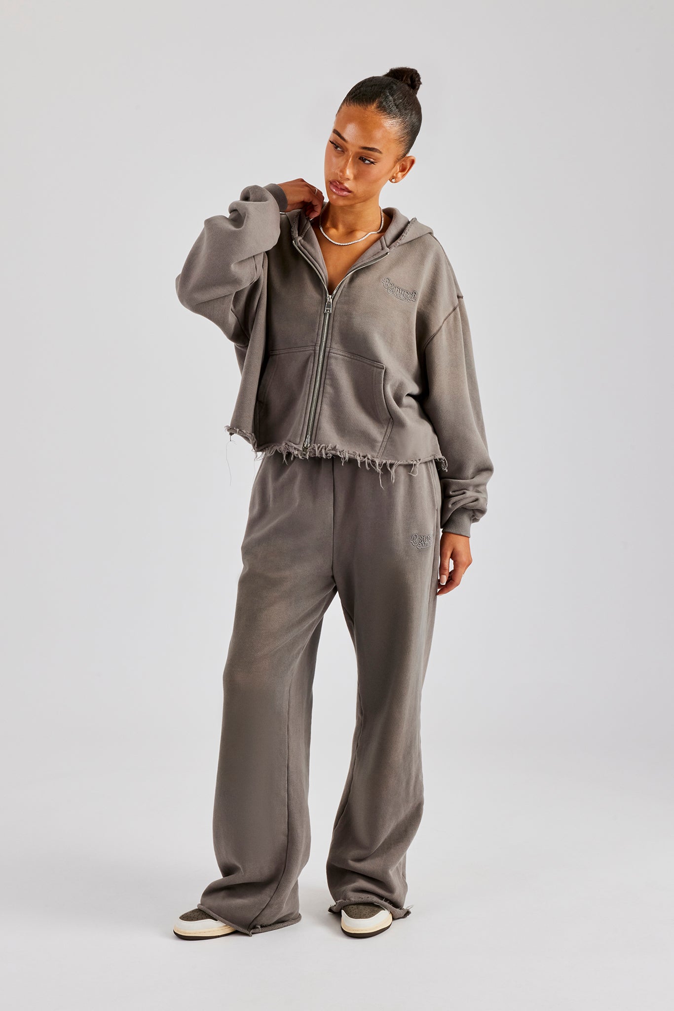 Trainingsanzug mit verwaschenem, kastenförmigem Schnitt und durchgehendem Reißverschluss - Grau 