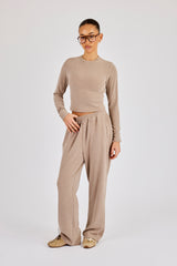 Pfirsichweiches Langarmshirt und Hose – Taupe