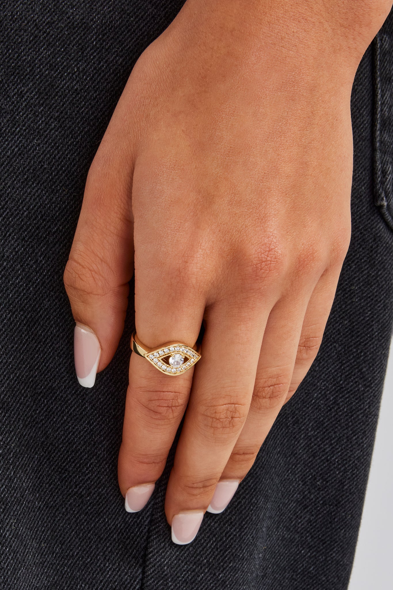 Vereister Ring mit dem Umriss des bösen Blicks – 10 mm – Gold