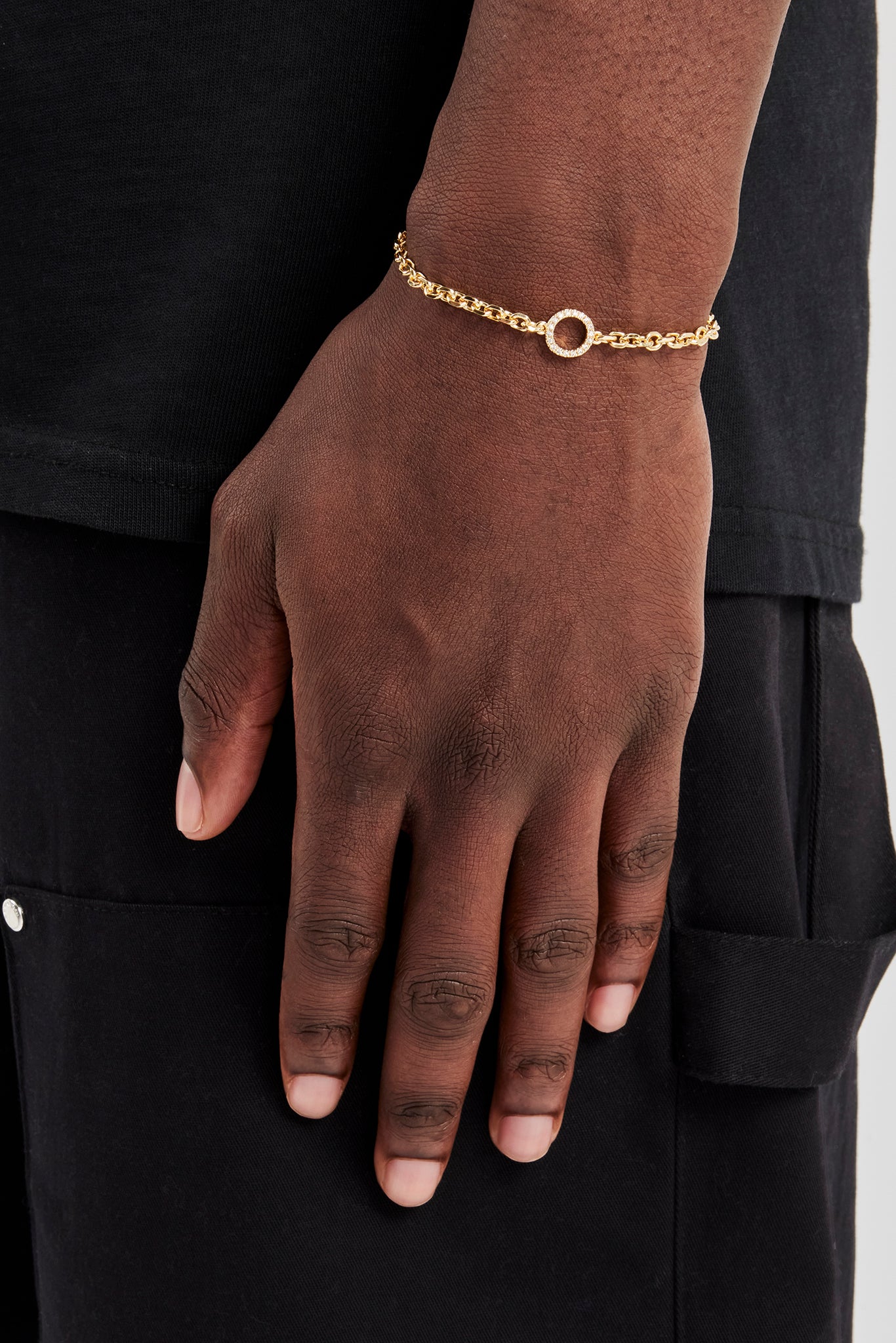 Iced Circle Outline Rolo Armband – 10 mm – Gold