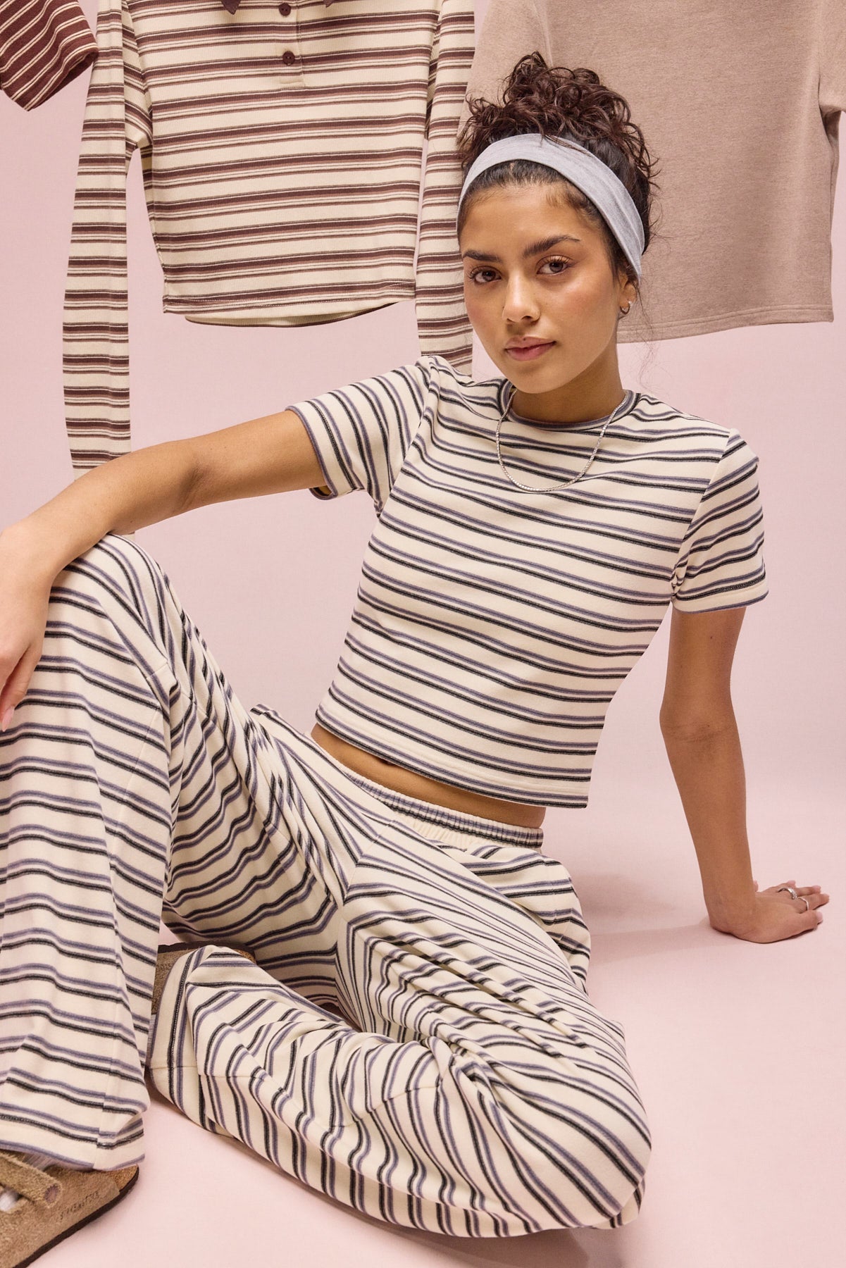 Jogginghose mit Streifenmuster, Soft-Touch-Knopfdetails und weitem Bein – Blau