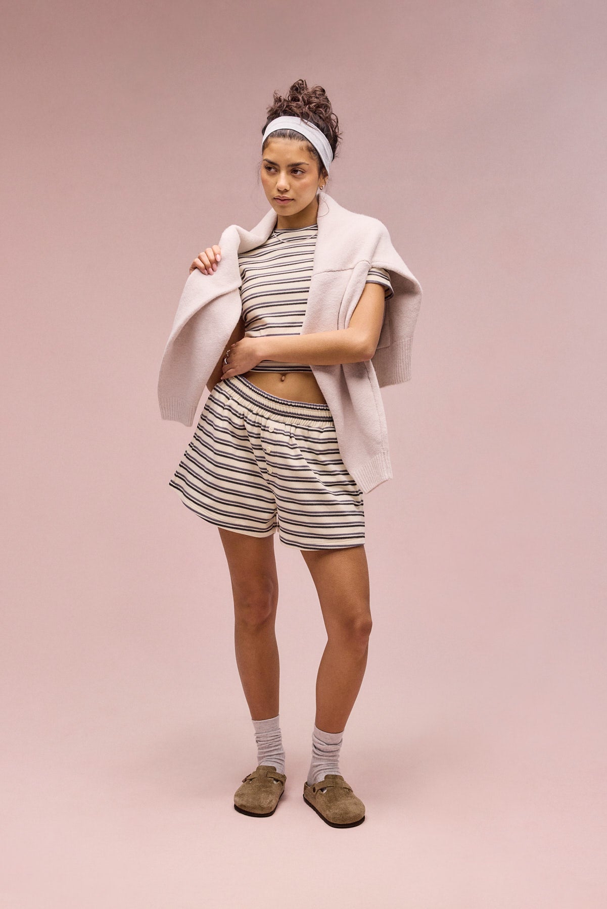 Kurzarm-Top und Shorts mit weichem Griff und Doppelstreifen – Blau