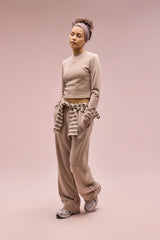 Pfirsichweiches Langarmshirt und Hose – Taupe