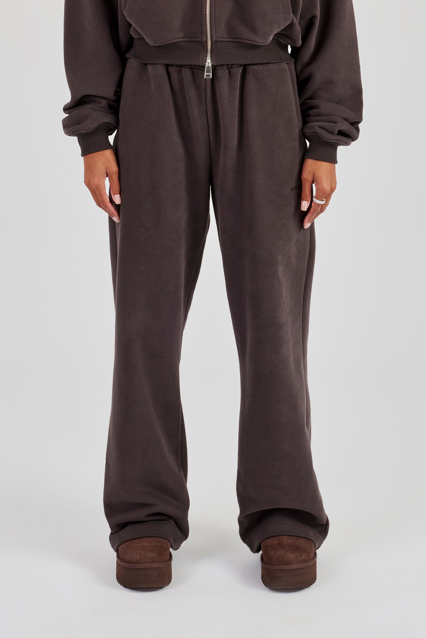 Jogginghose mit weitem Bein – Kaffee