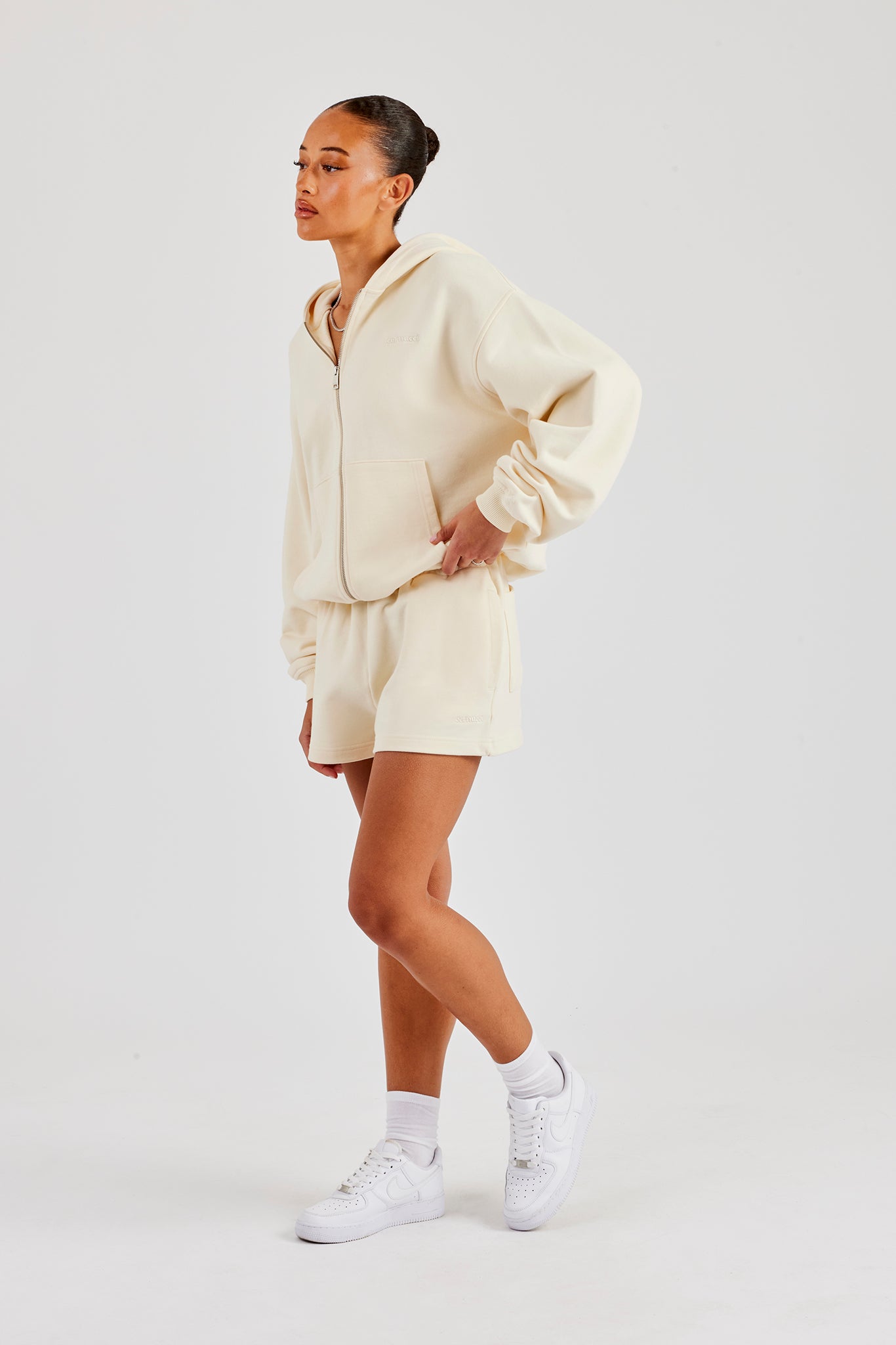 Kapuzenpullover und Shorts mit Reißverschluss – Buttergelb