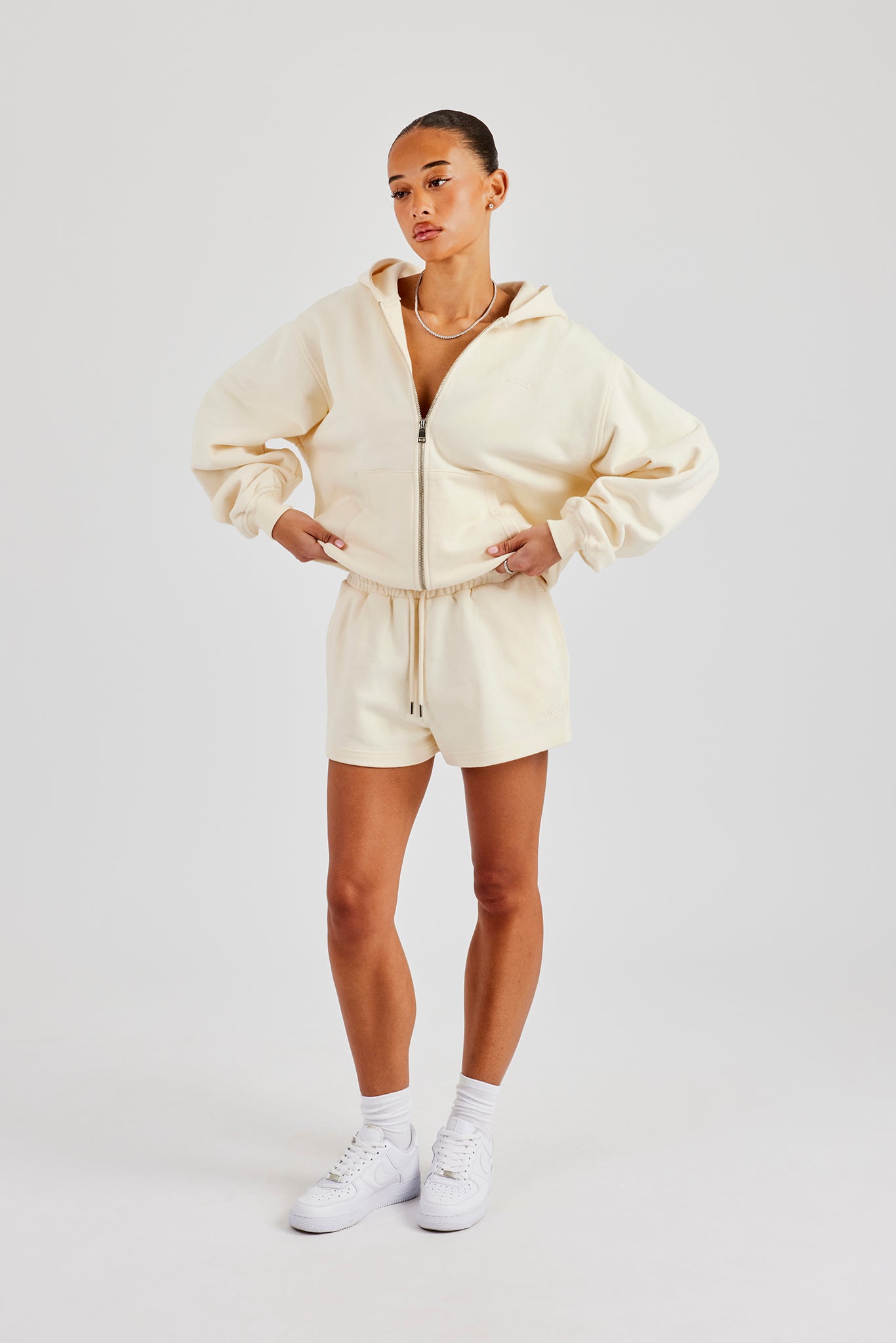 Kapuzenpullover und Shorts mit Reißverschluss – Buttergelb