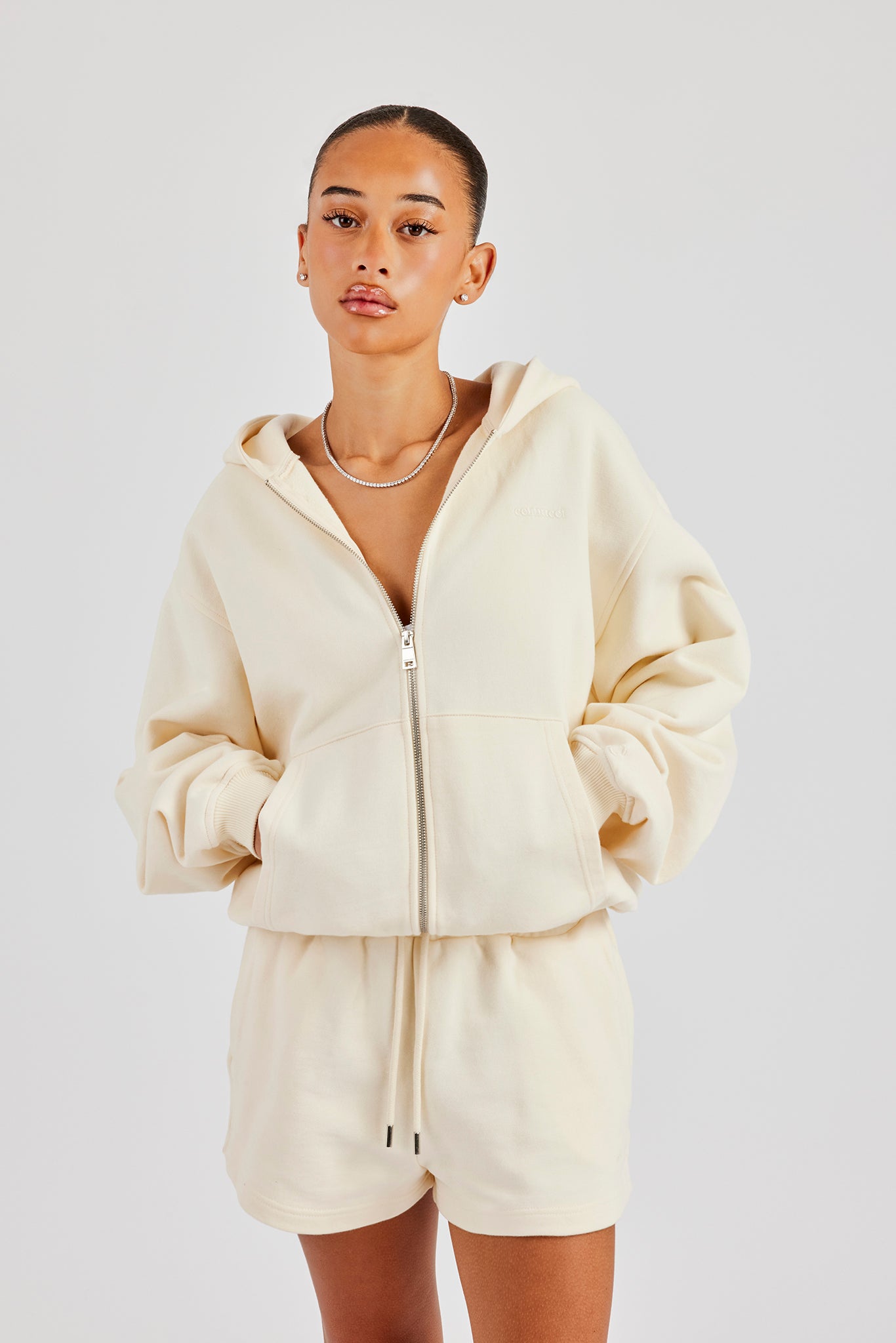 Kapuzenpullover und Shorts mit Reißverschluss – Buttergelb