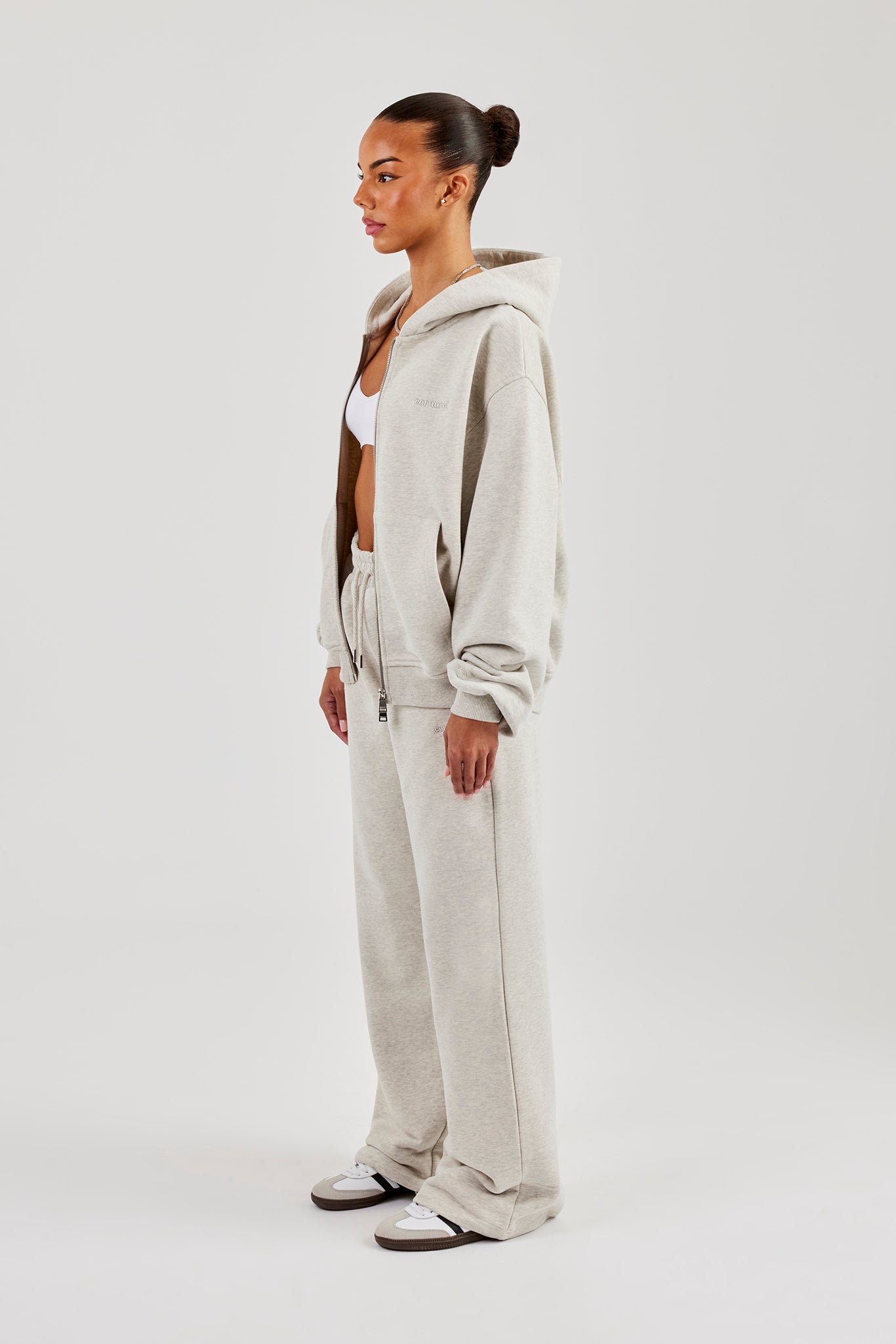 Oversized-Kapuzenpullover mit Reißverschluss &amp; bestickte Jogginghose mit weitem Bein – Aschgrau
