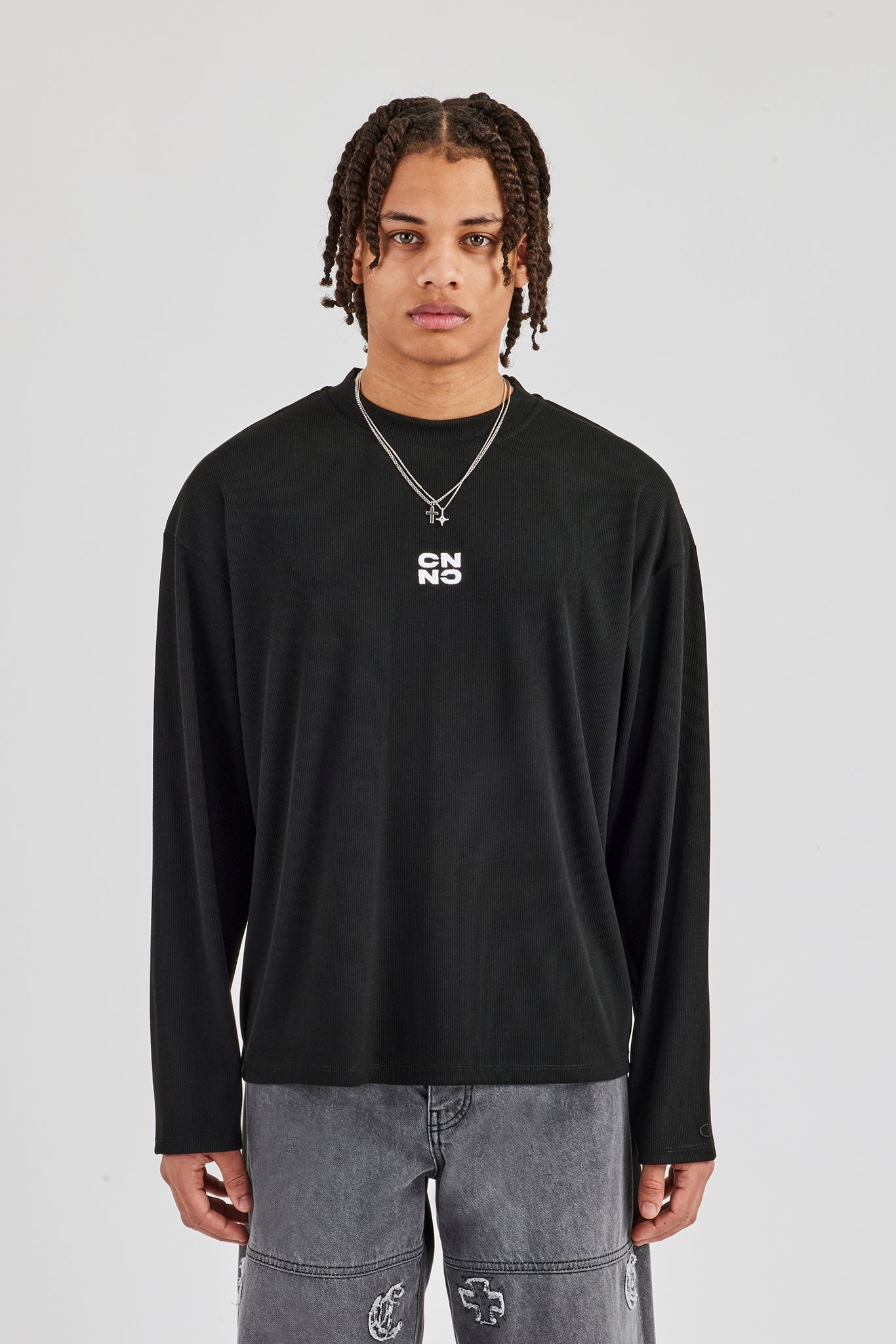 Geripptes, langärmliges, besticktes T-Shirt - Schwarz