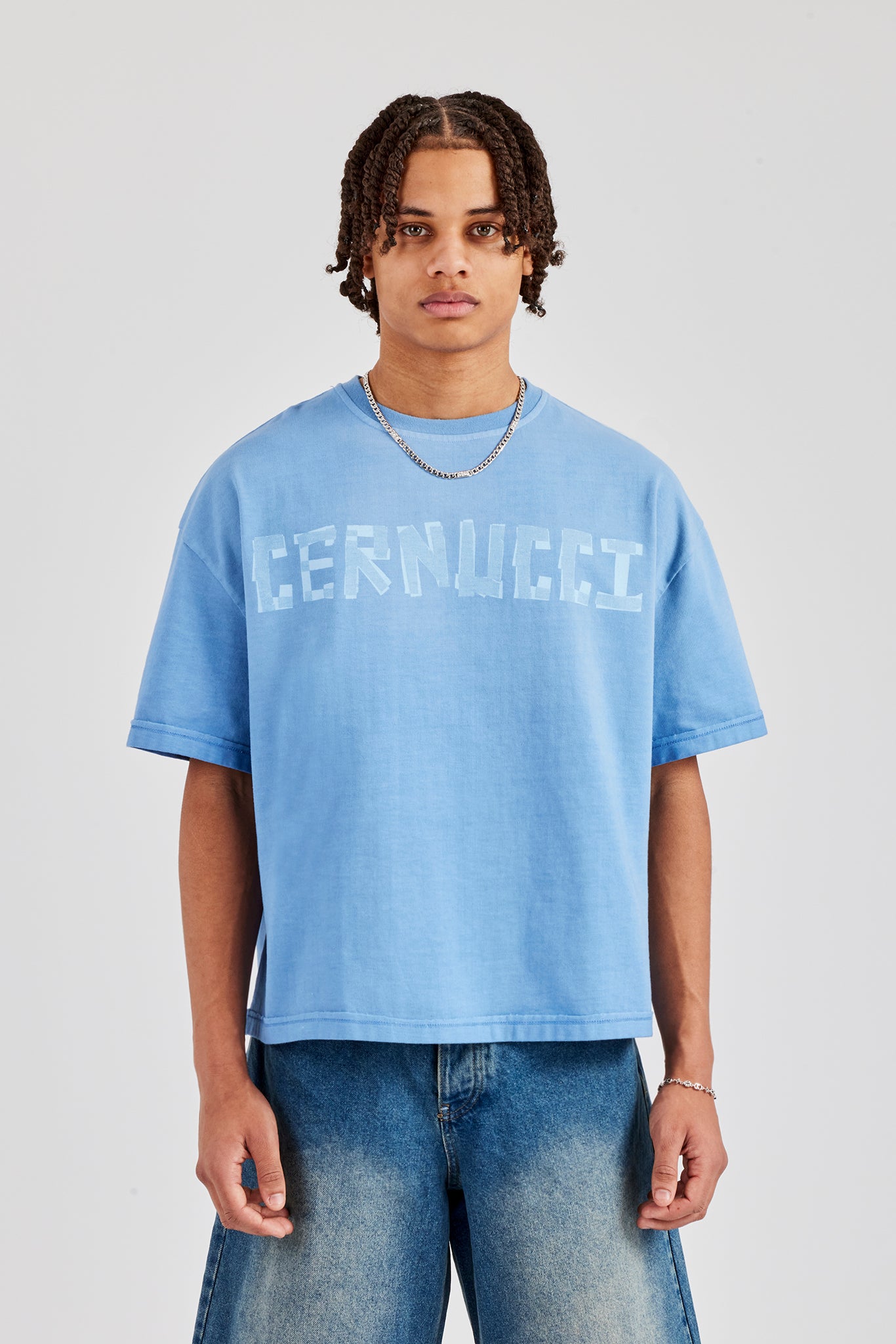 Cernucci – Kastenförmiges T-Shirt mit Print – Blau