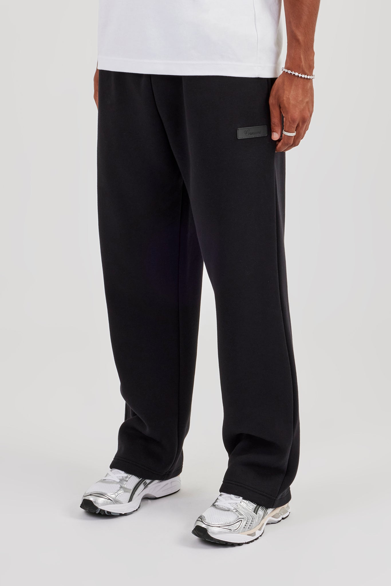 Relaxed Jogger mit Logo-Tab – Schwarz