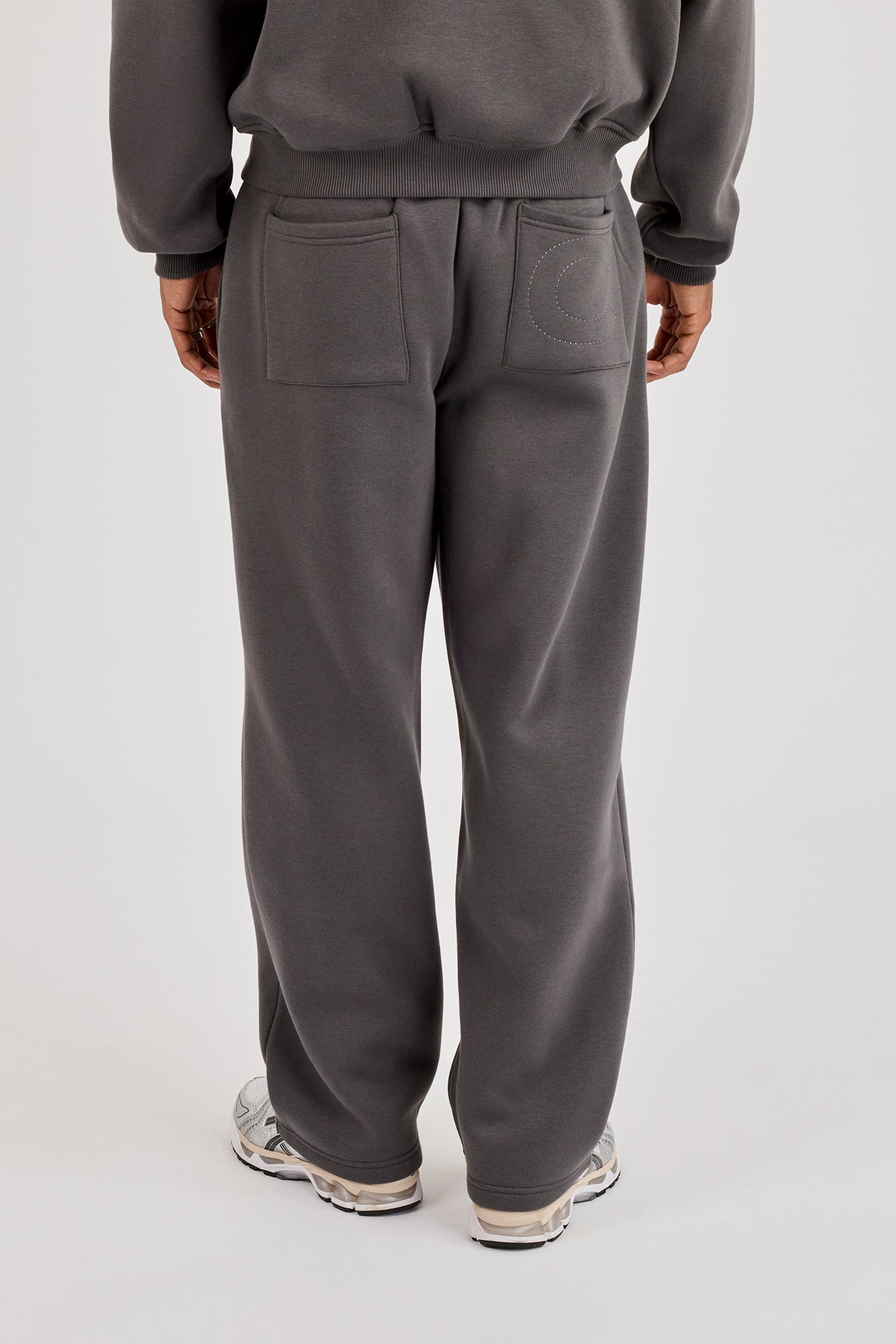 Logo Tab Relaxed Jogger - Charcoal