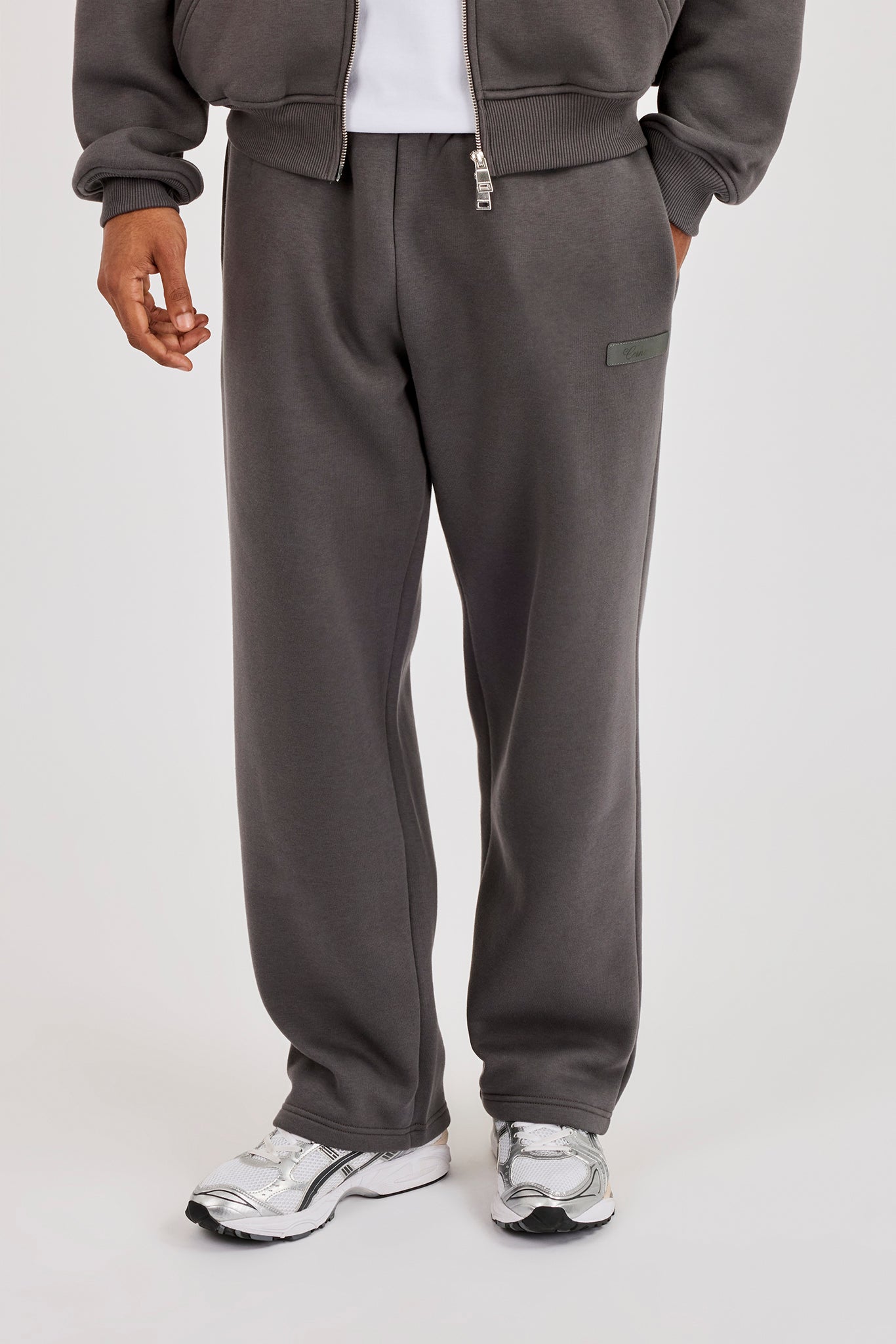 Logo Tab Relaxed Jogger - Charcoal