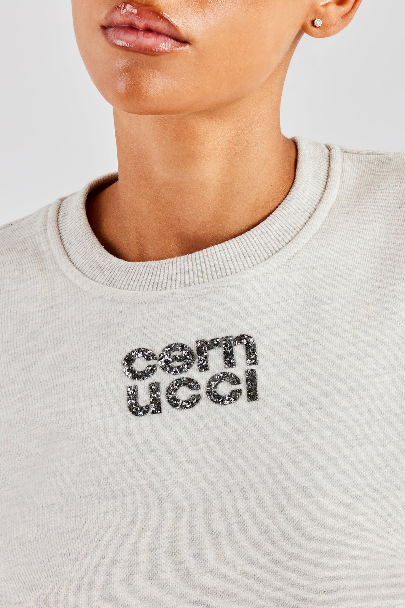 Kurzes Sweatshirt mit Glitzerapplikation - Aschgrau