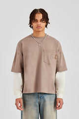 Langärmliges T-Shirt mit mehrlagiger Applikation – verwaschenes Taupe