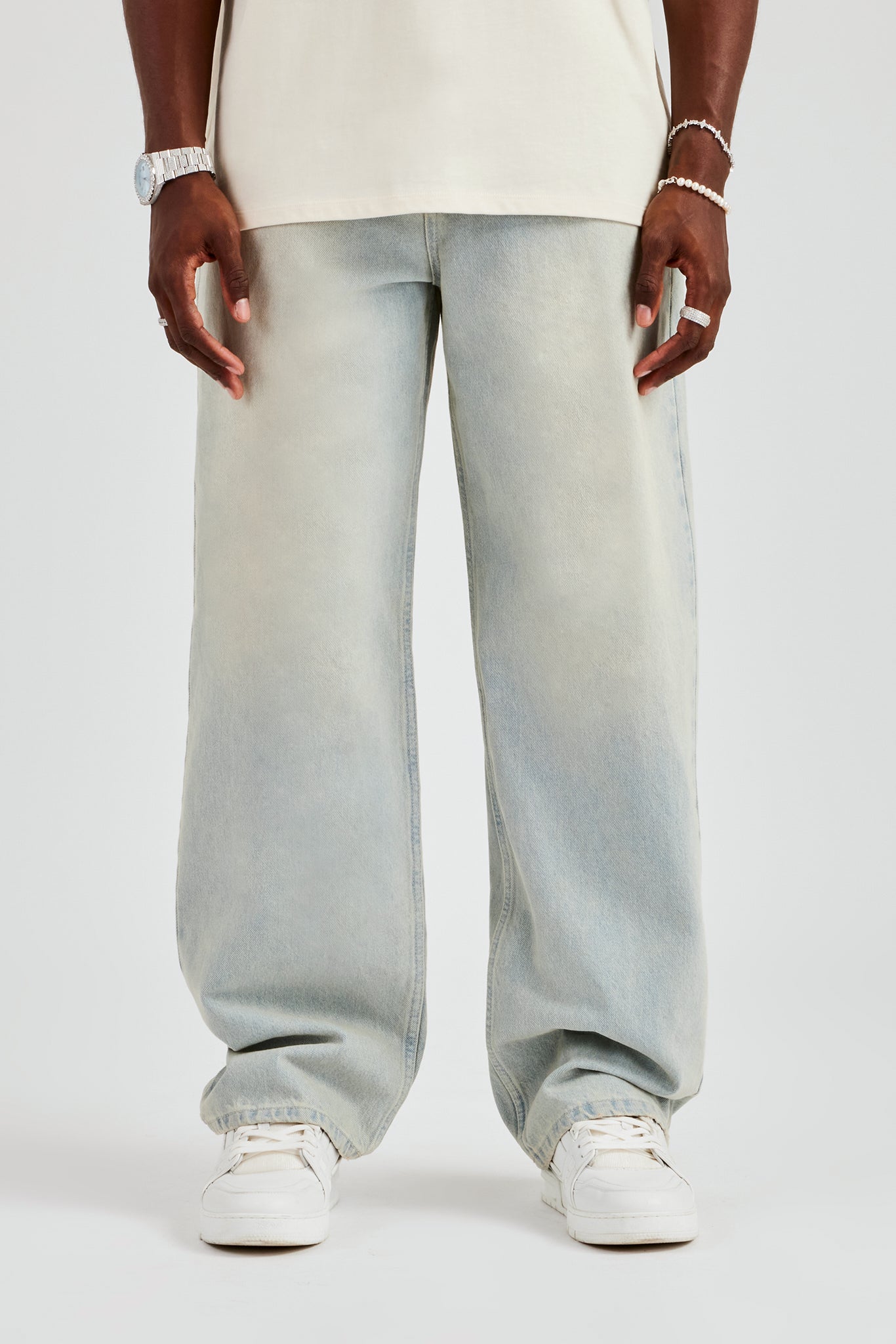 Baggy Fit Jeans – Bleach Wash